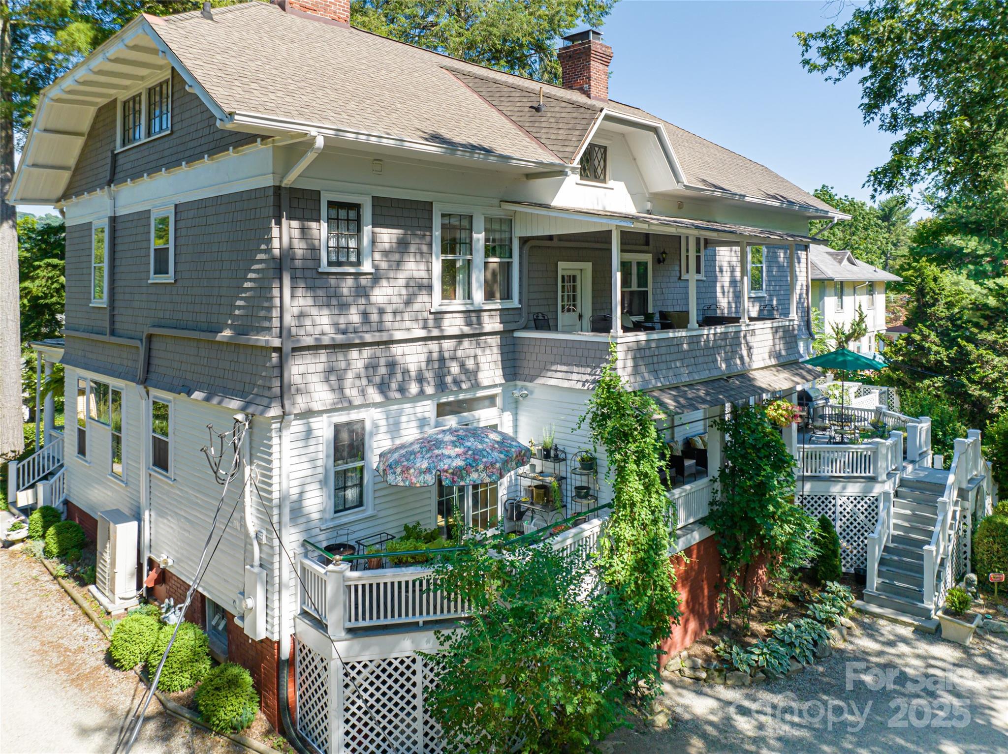 46 Cumberland Circle — Asheville