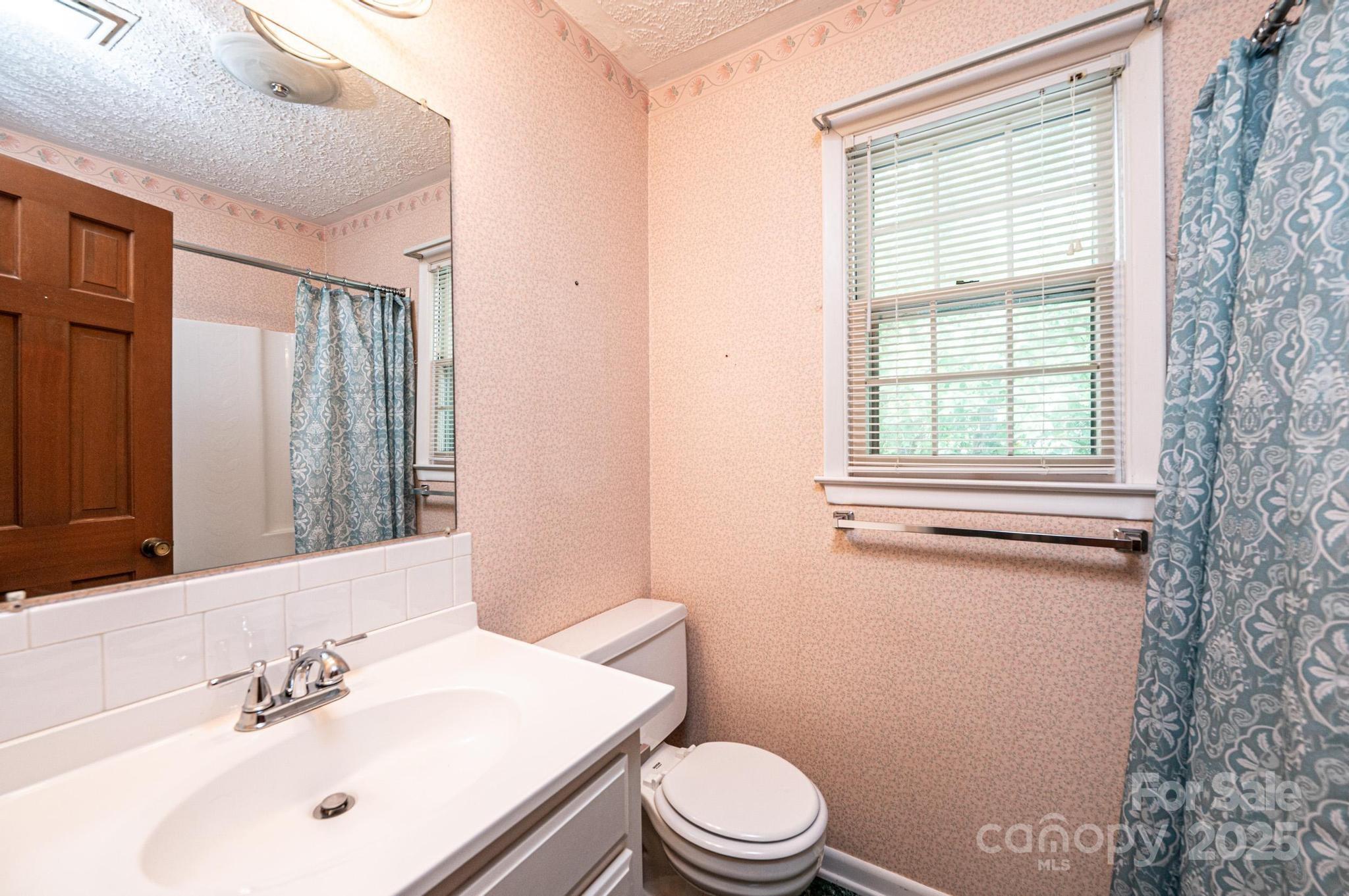 3781 Dover Street — Claremont