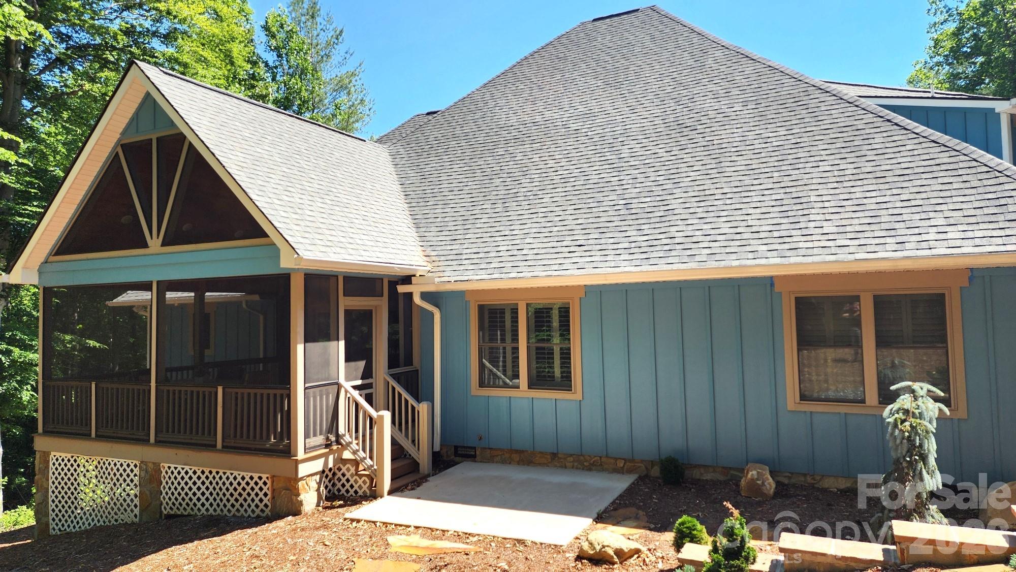 225 Henrys Glen Drive — Morganton