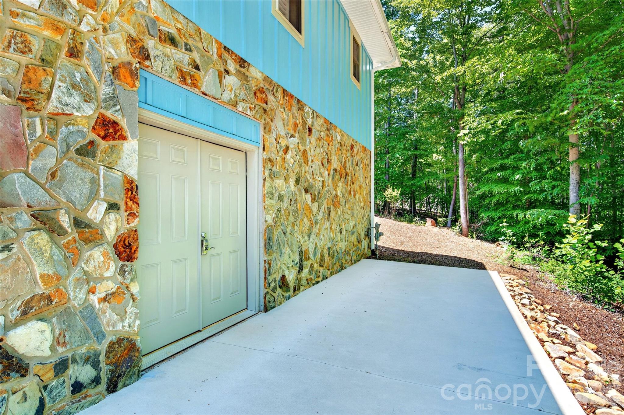 225 Henrys Glen Drive — Morganton
