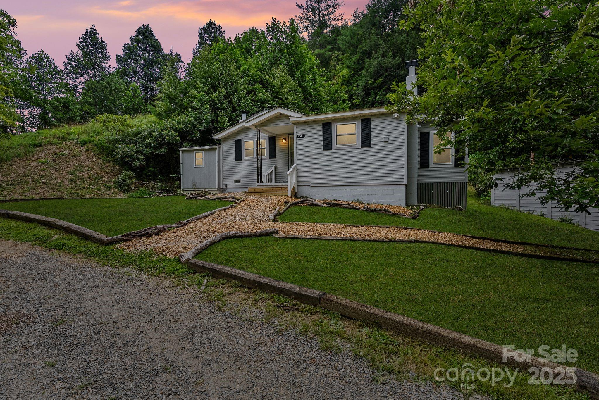 530 Rebel Ridge Road — Marshall
