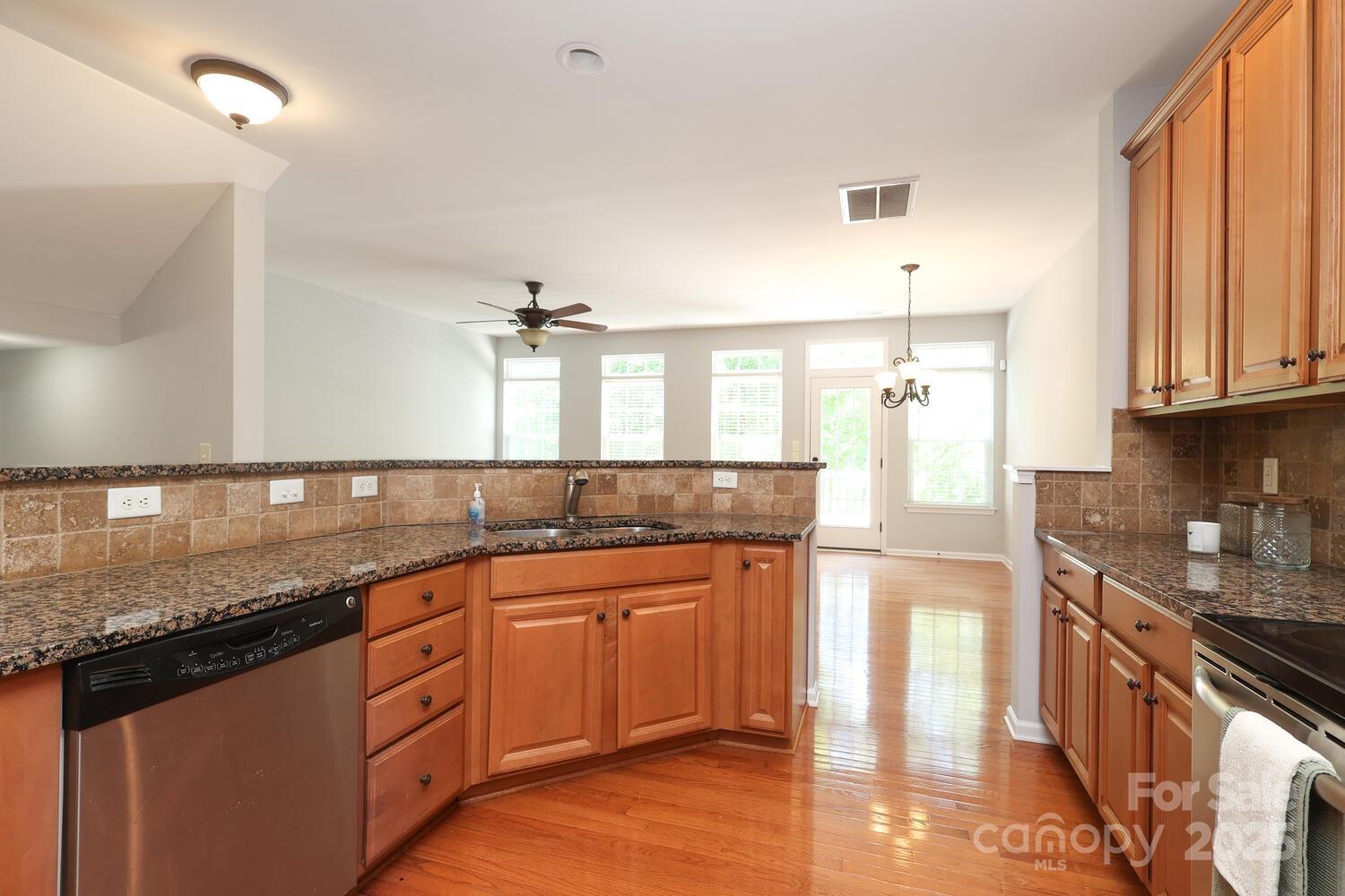 729 Naramore Street — Davidson