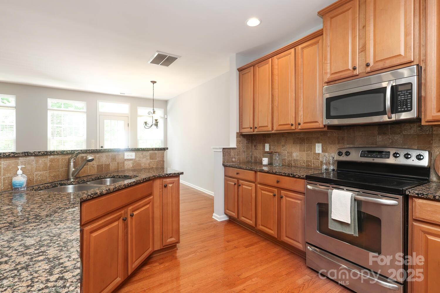 729 Naramore Street — Davidson