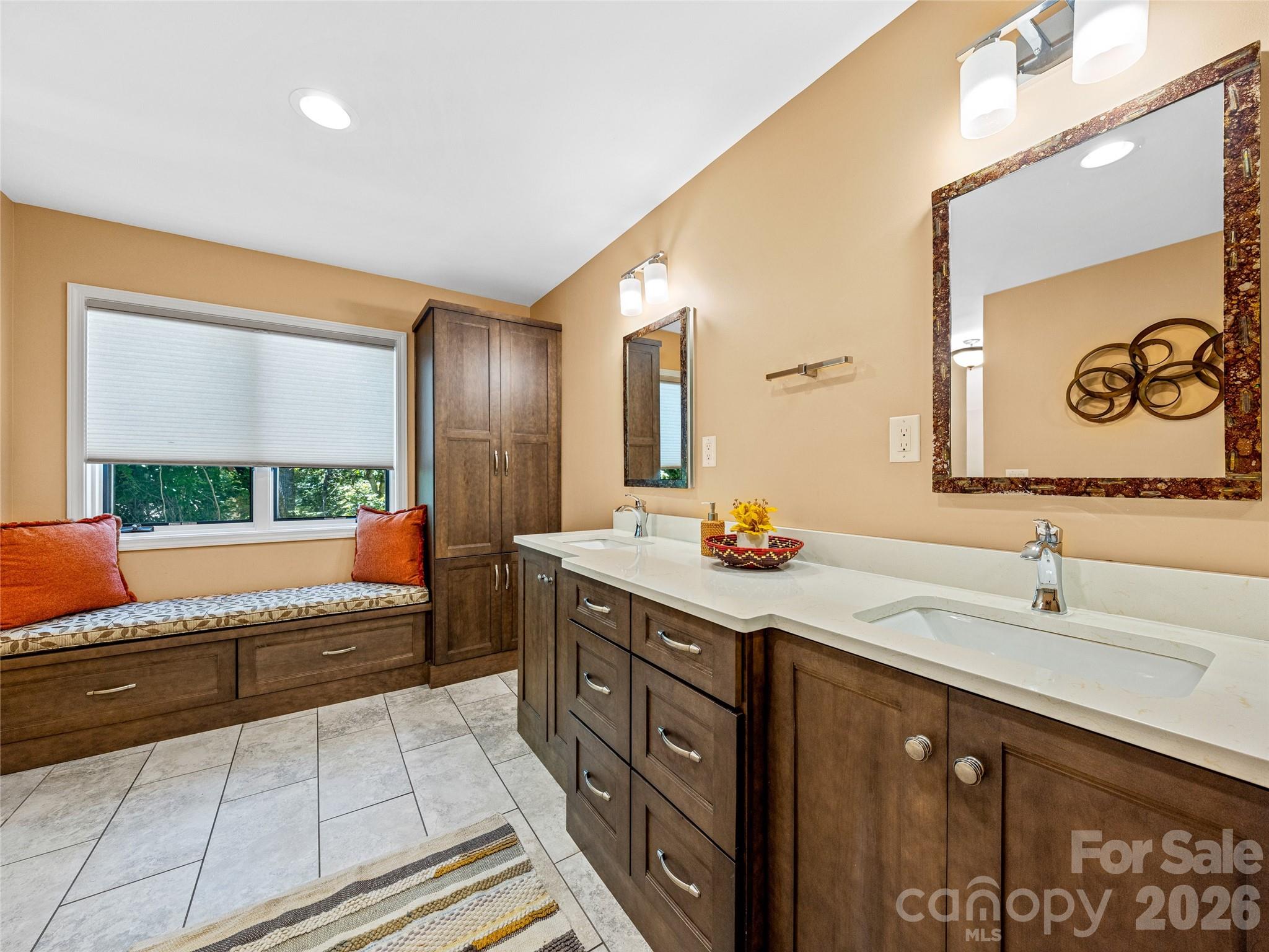 150 Sondley Parkway — Asheville