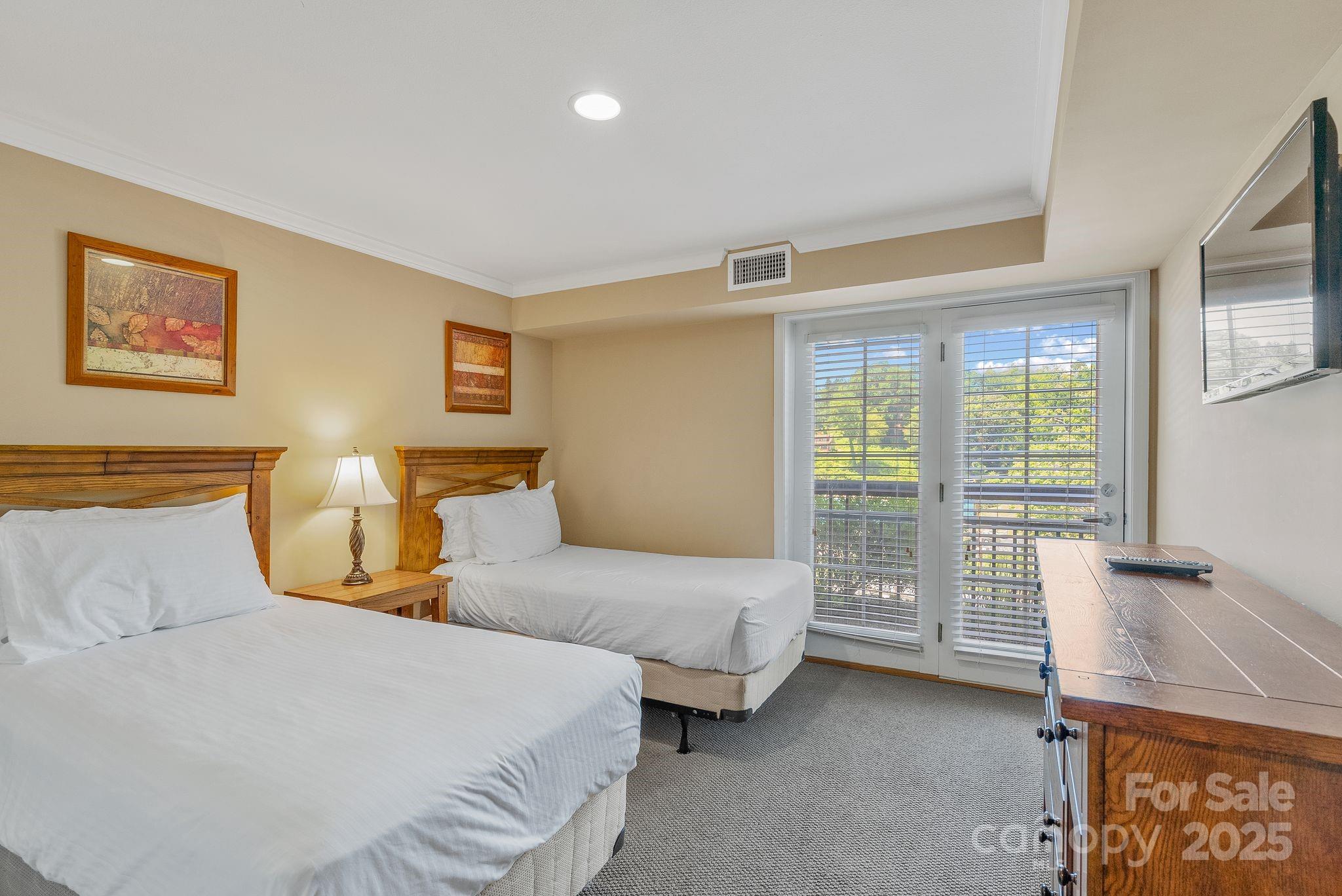 111 Bowling Park Road #111 — Asheville