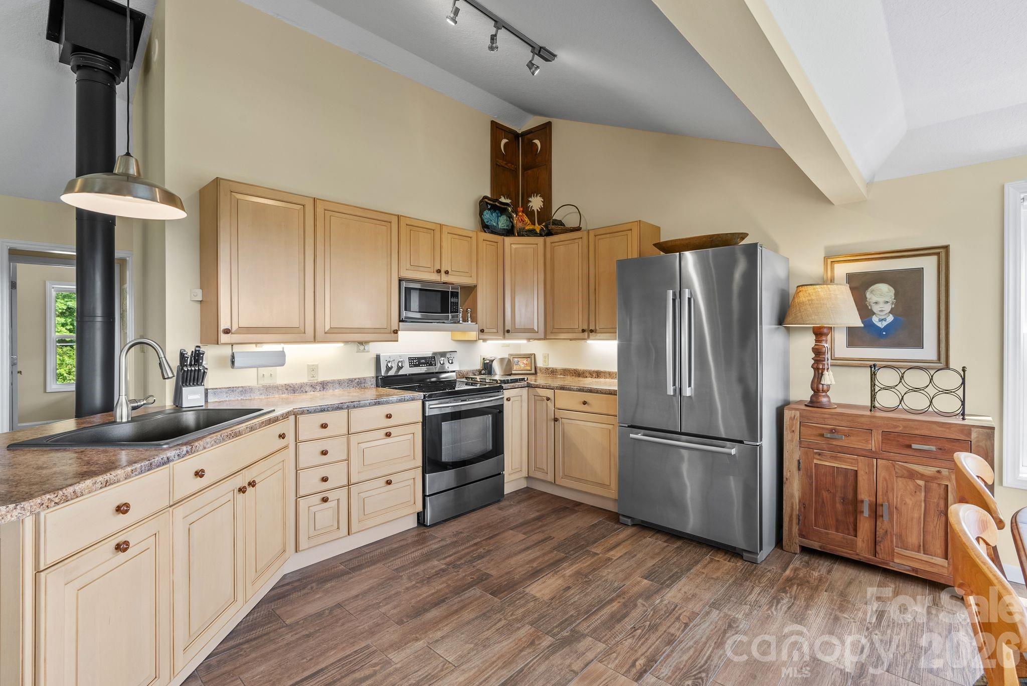 1045 & 1047 Graham Road — Marshall