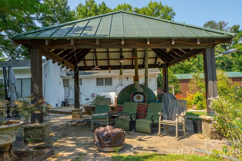 9032 Boyd Drive — Matthews