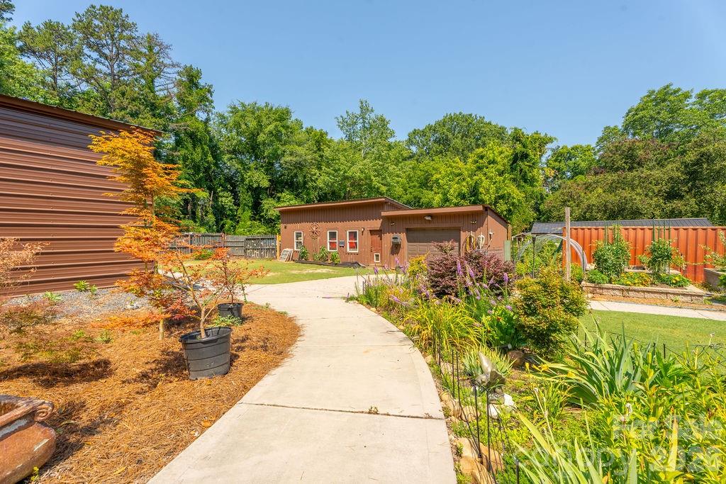 9032 Boyd Drive — Matthews