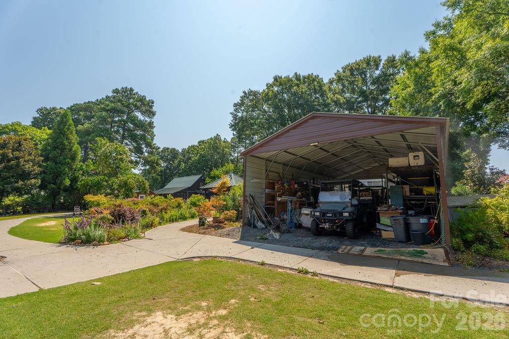 9032 Boyd Drive — Matthews
