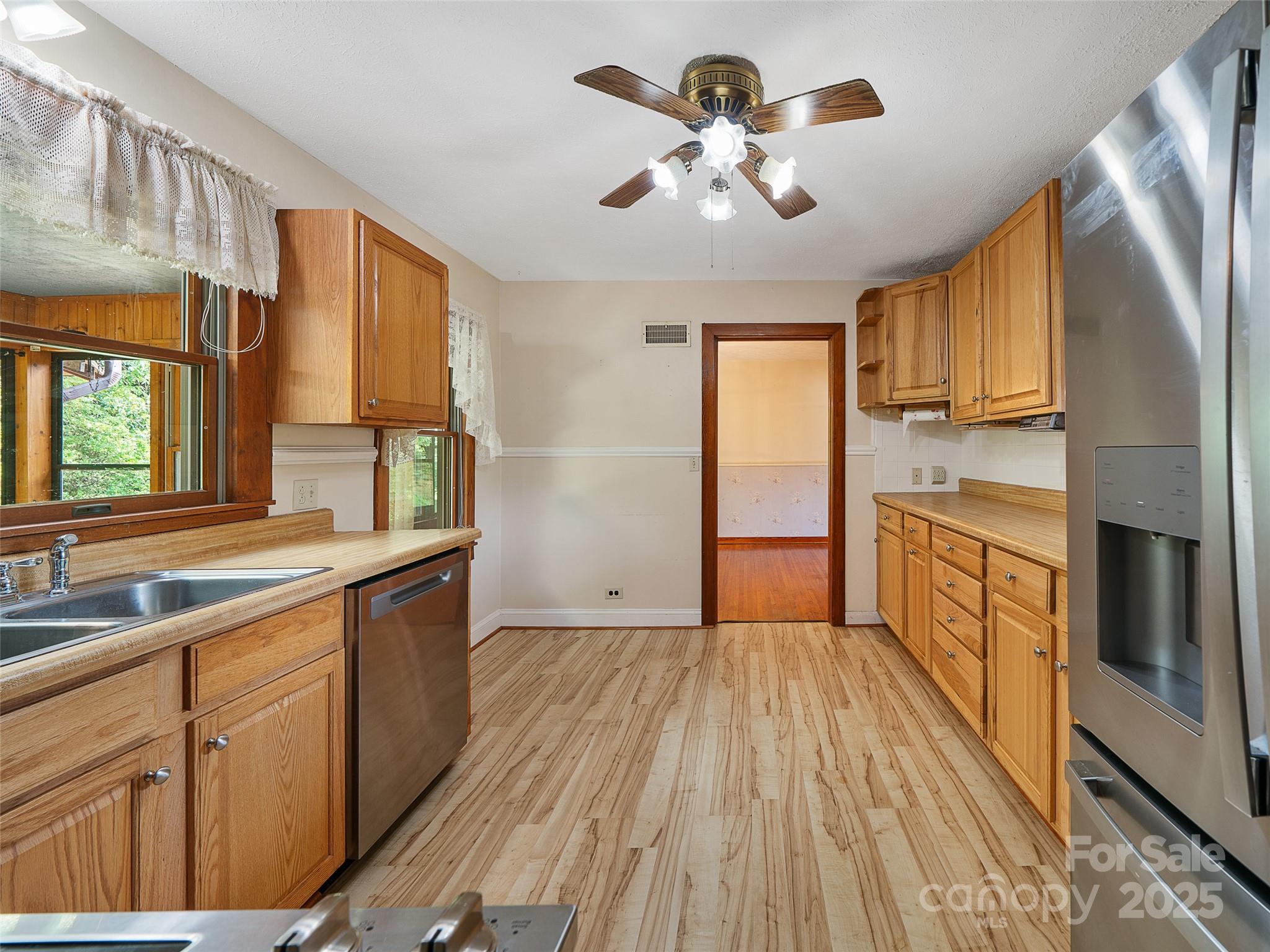12 Robertson Street — Burnsville