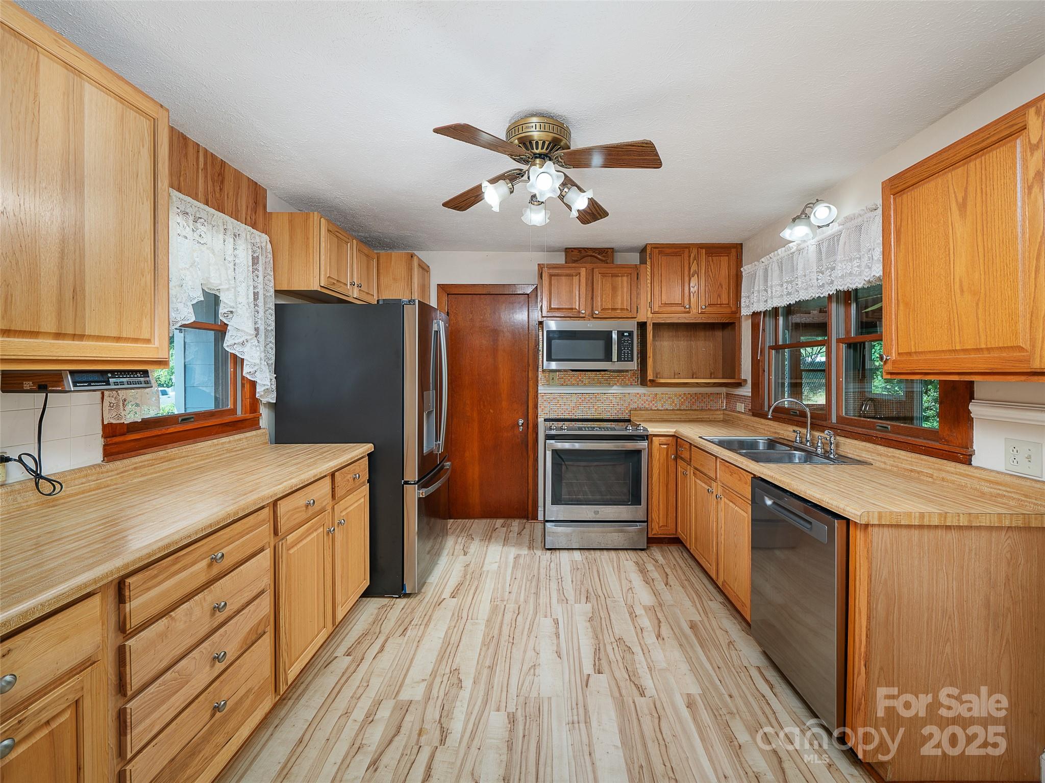 12 Robertson Street — Burnsville