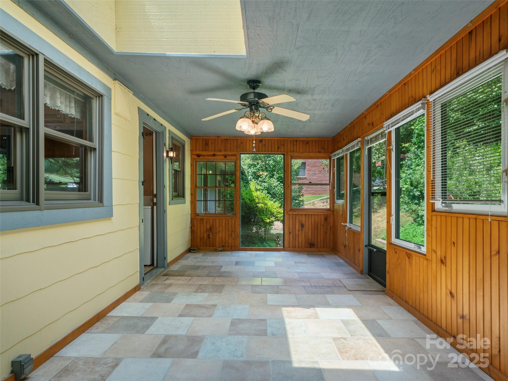 12 Robertson Street — Burnsville