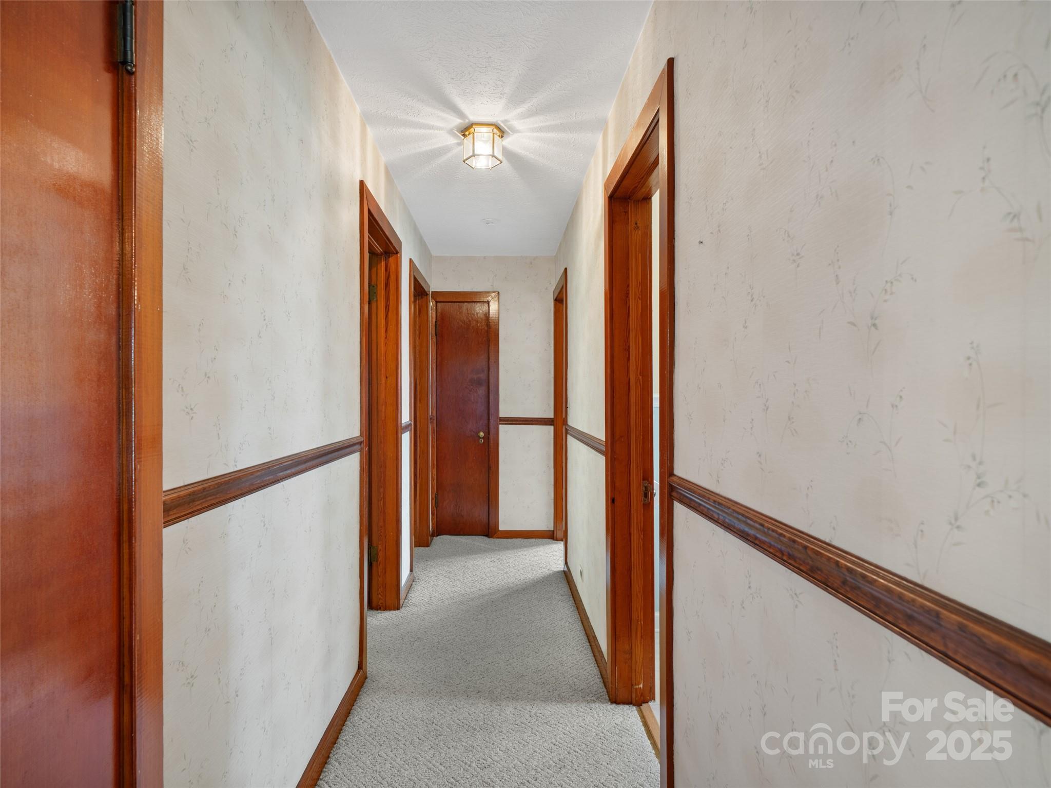 12 Robertson Street — Burnsville