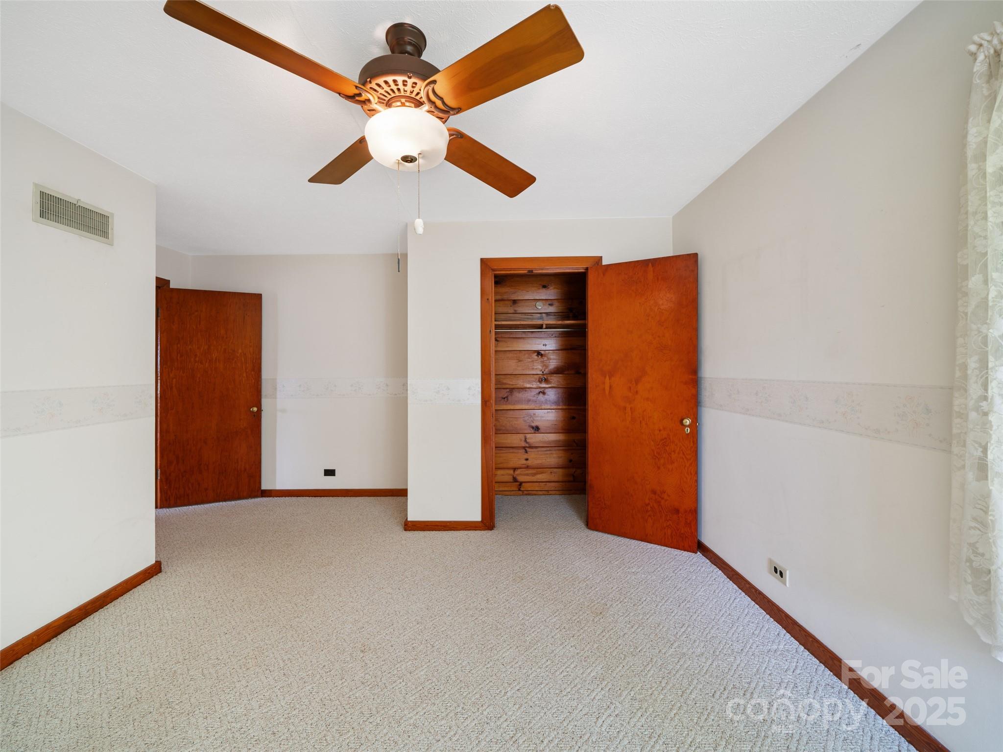 12 Robertson Street — Burnsville
