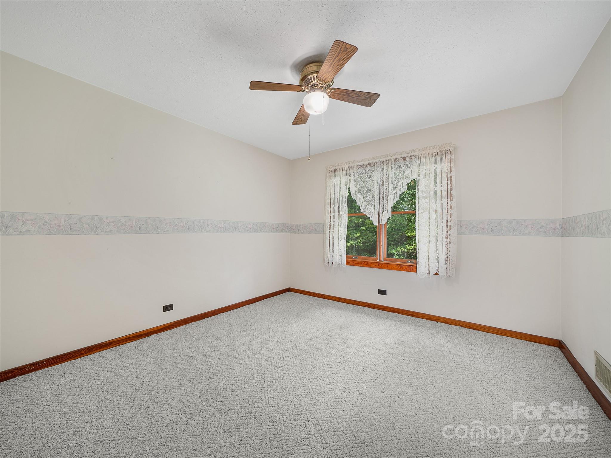 12 Robertson Street — Burnsville