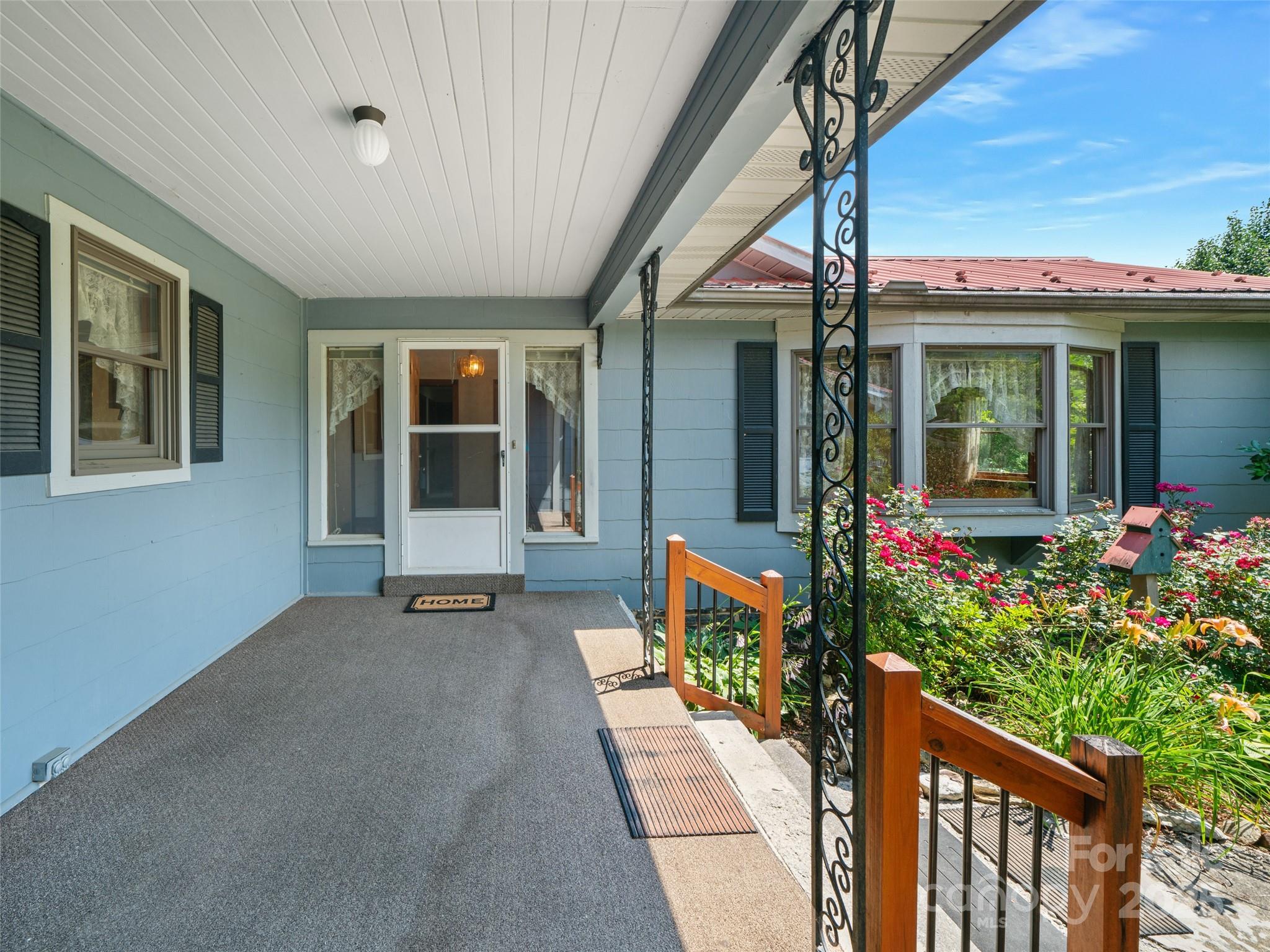 12 Robertson Street — Burnsville