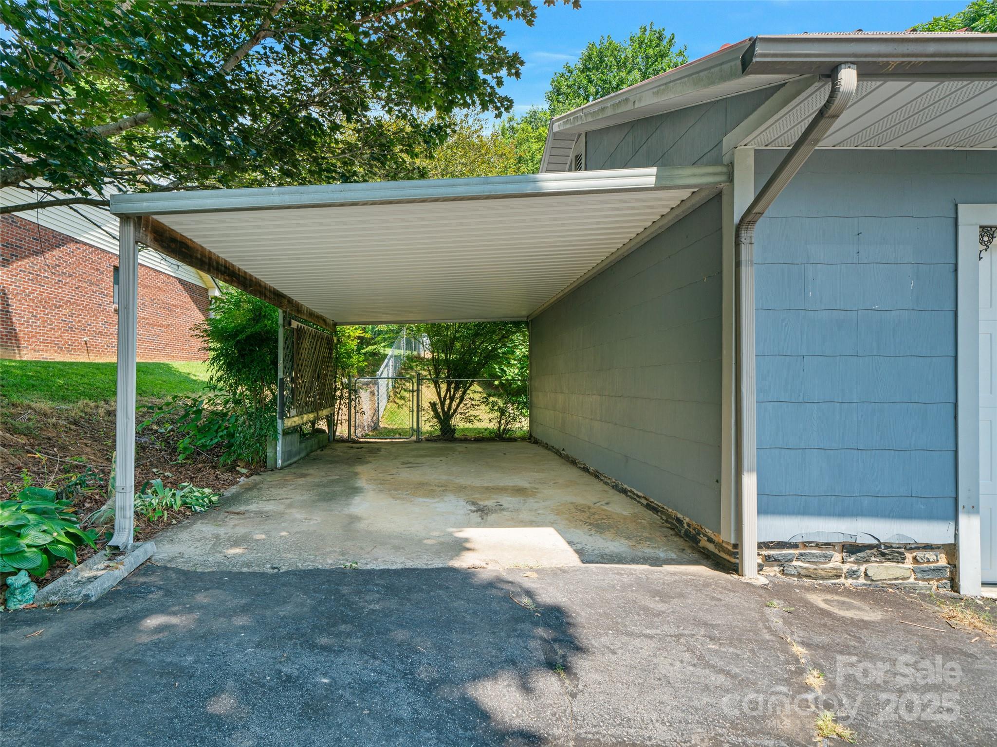 12 Robertson Street — Burnsville