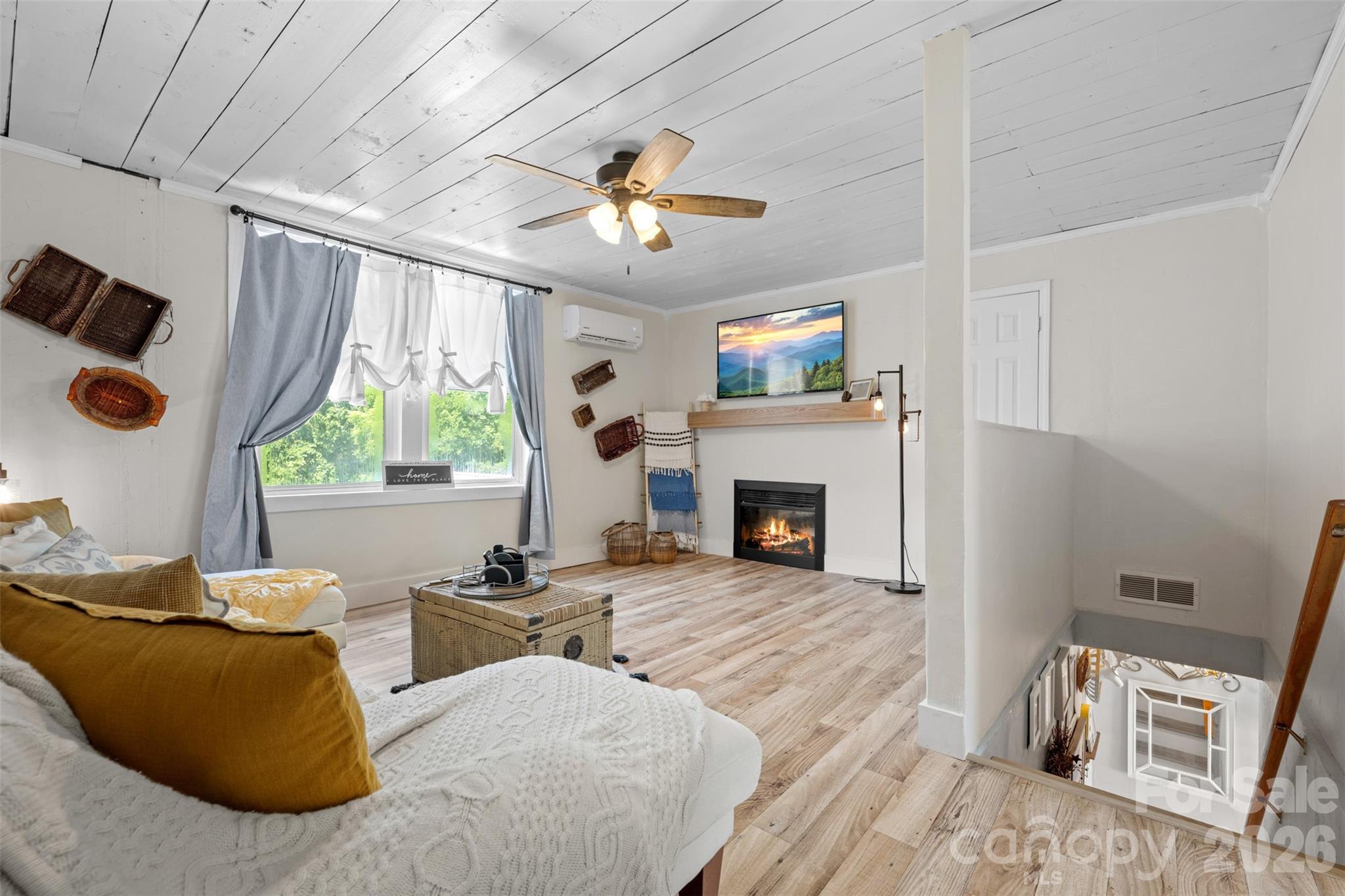 1231 Caldwell Place NW — Lenoir