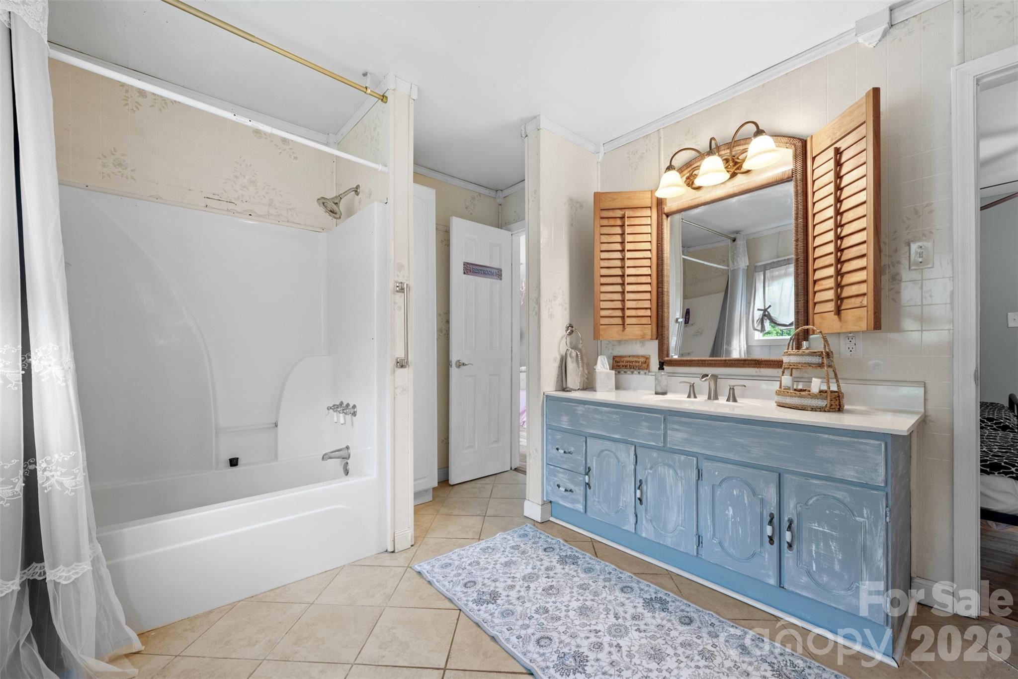 1231 Caldwell Place NW — Lenoir