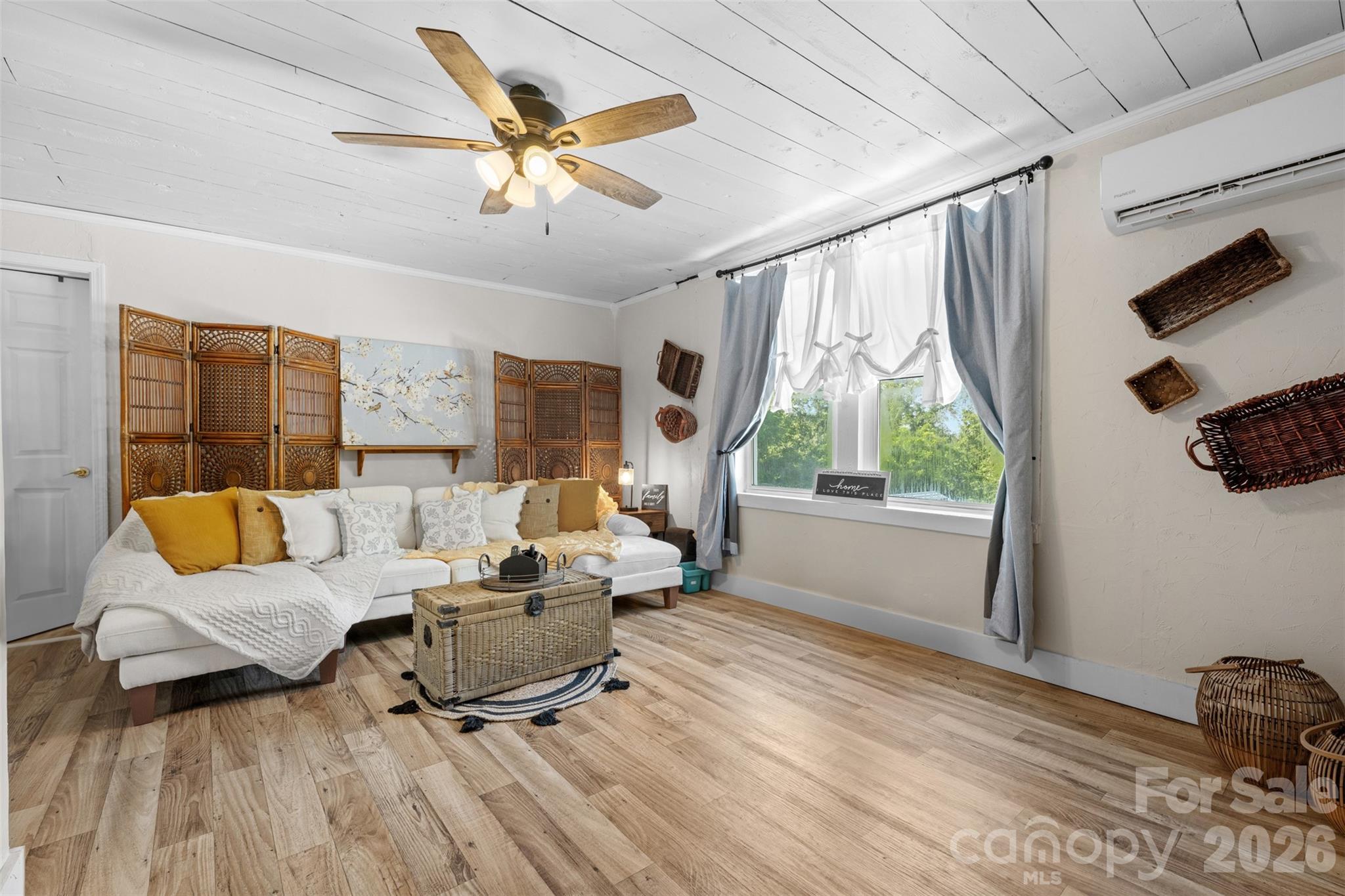 1231 Caldwell Place NW — Lenoir