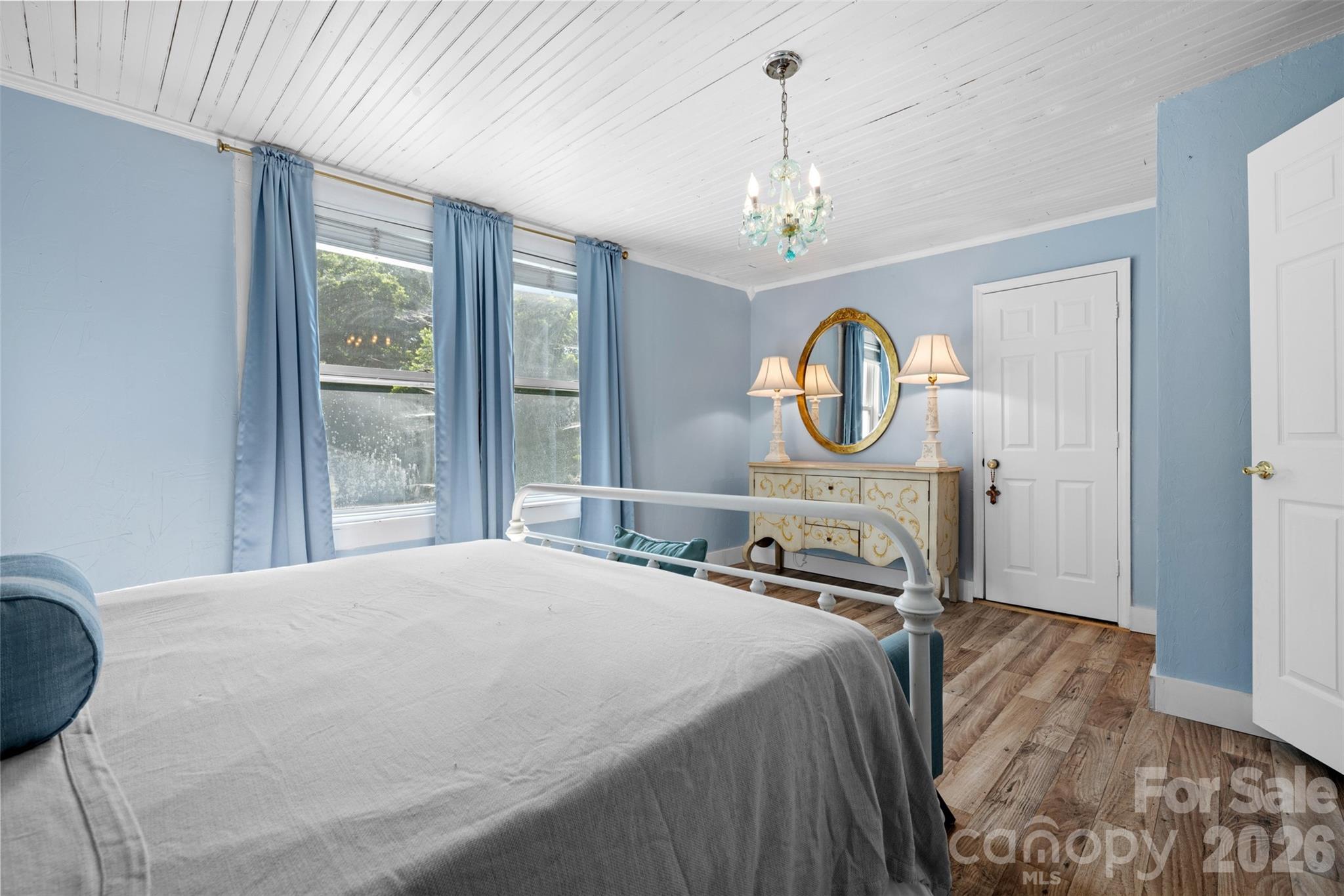 1231 Caldwell Place NW — Lenoir