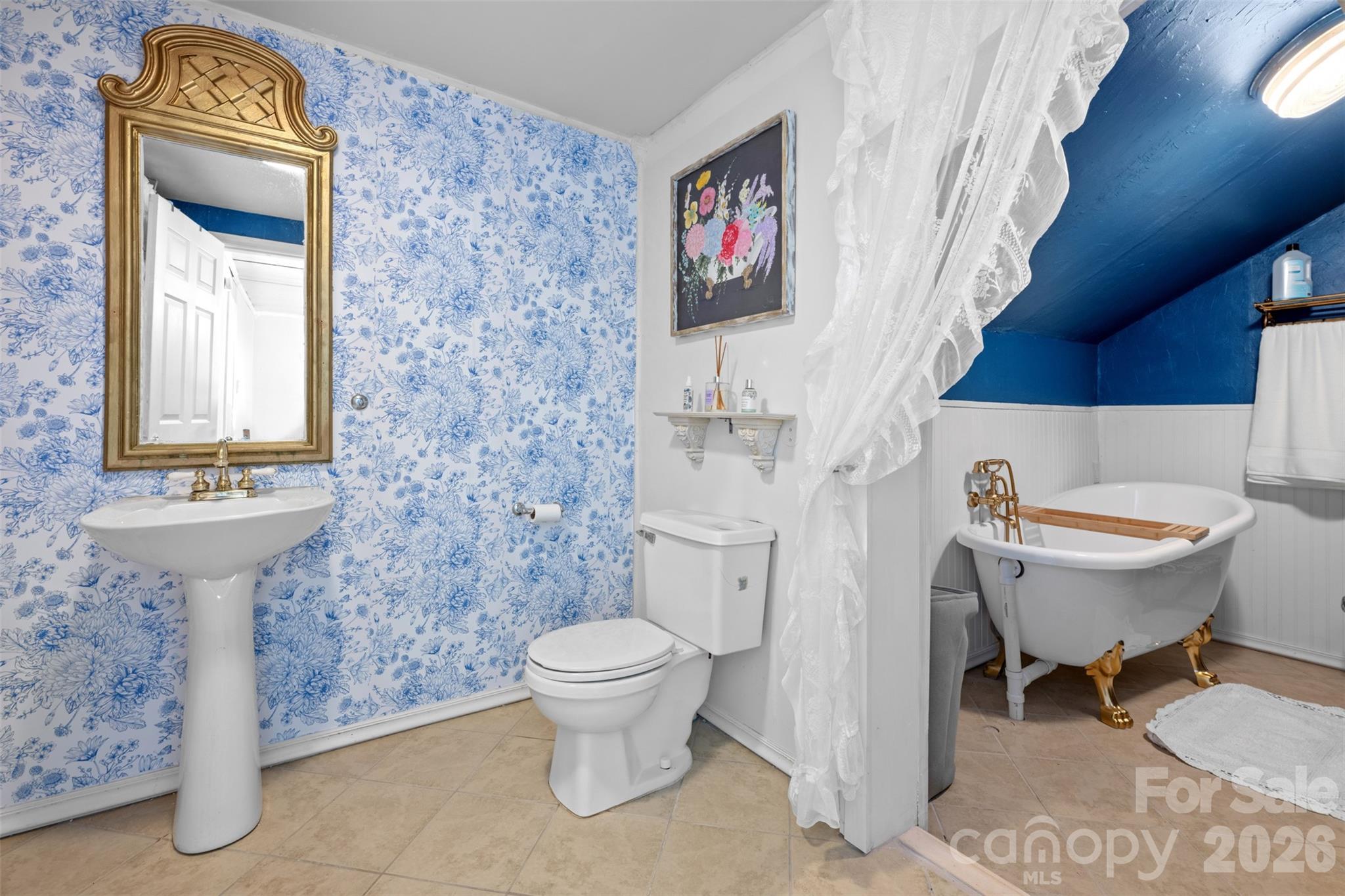 1231 Caldwell Place NW — Lenoir