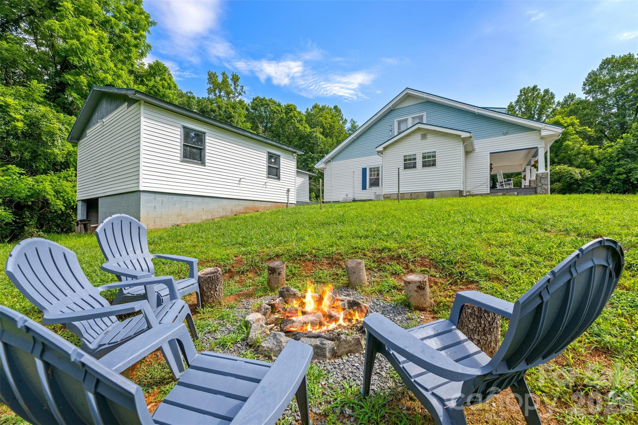 1231 Caldwell Place NW — Lenoir