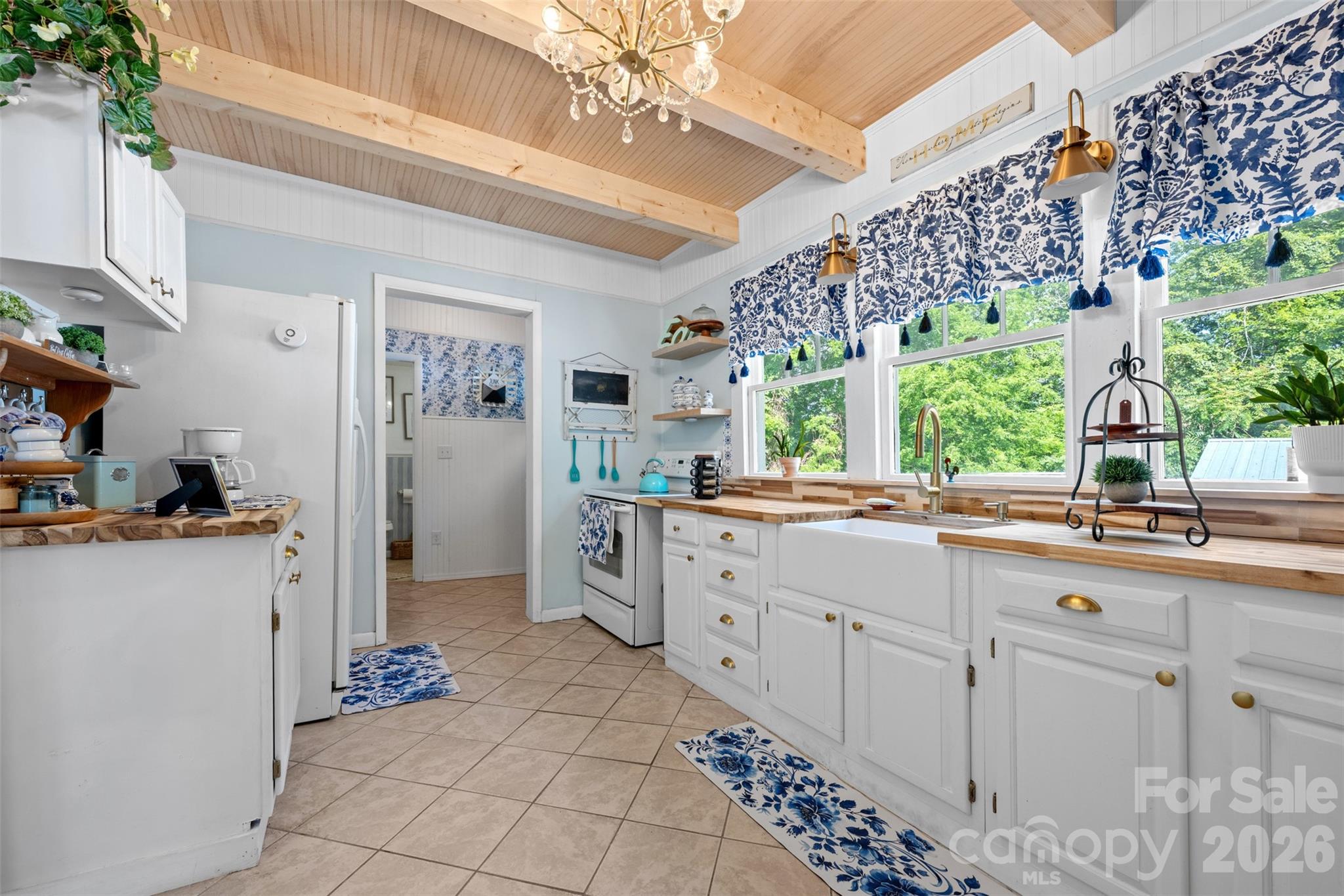 1231 Caldwell Place NW — Lenoir