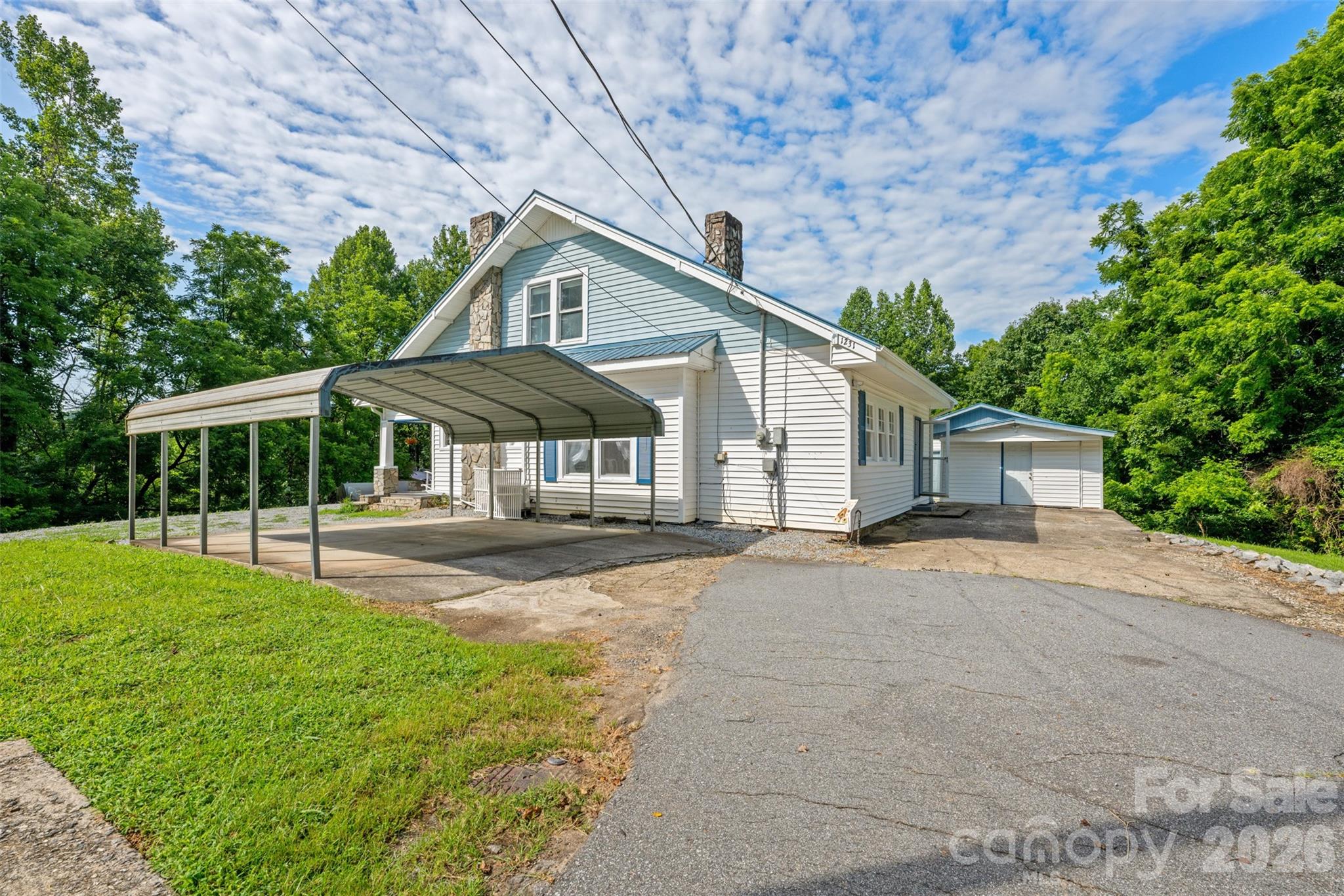 1231 Caldwell Place NW — Lenoir