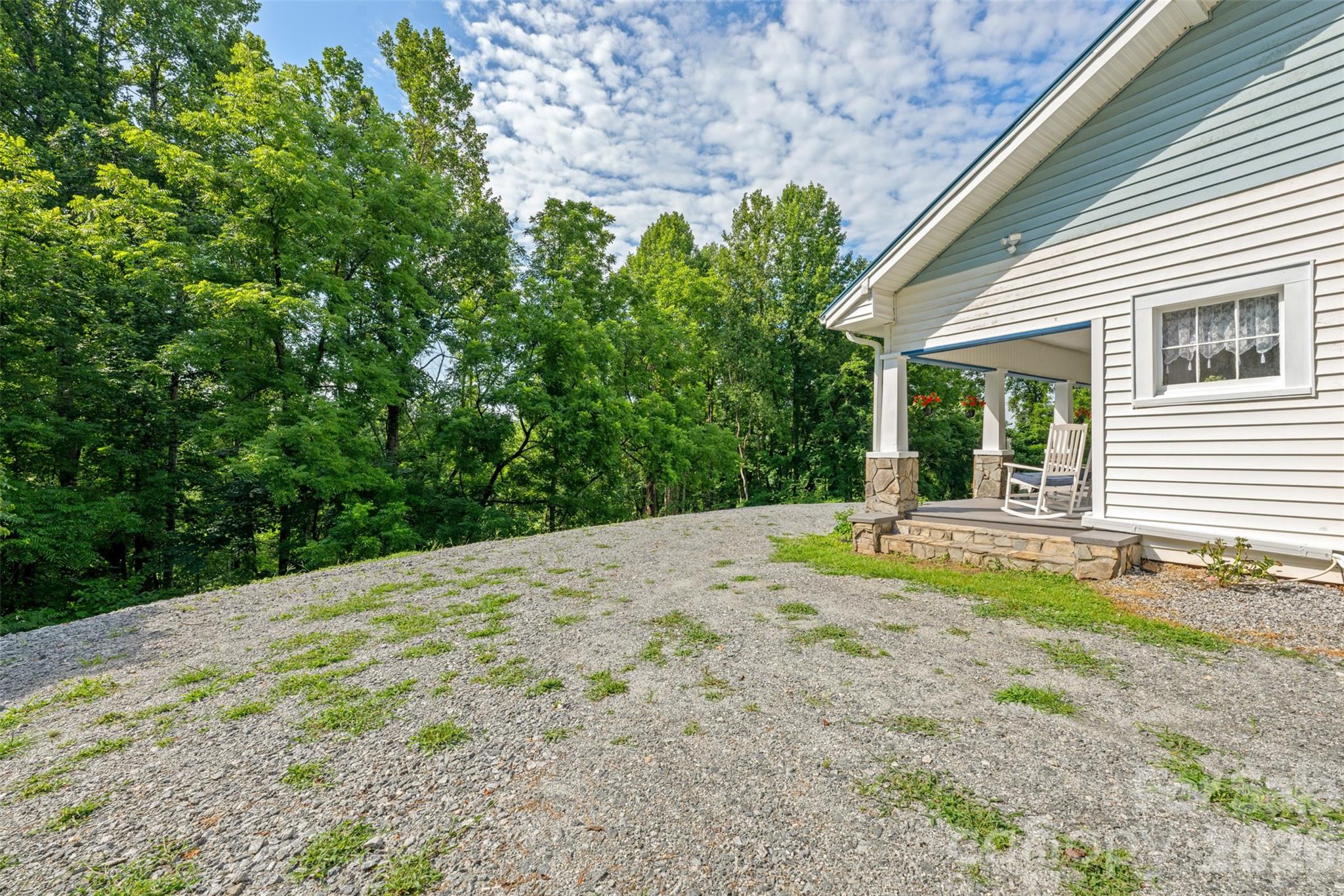 1231 Caldwell Place NW — Lenoir