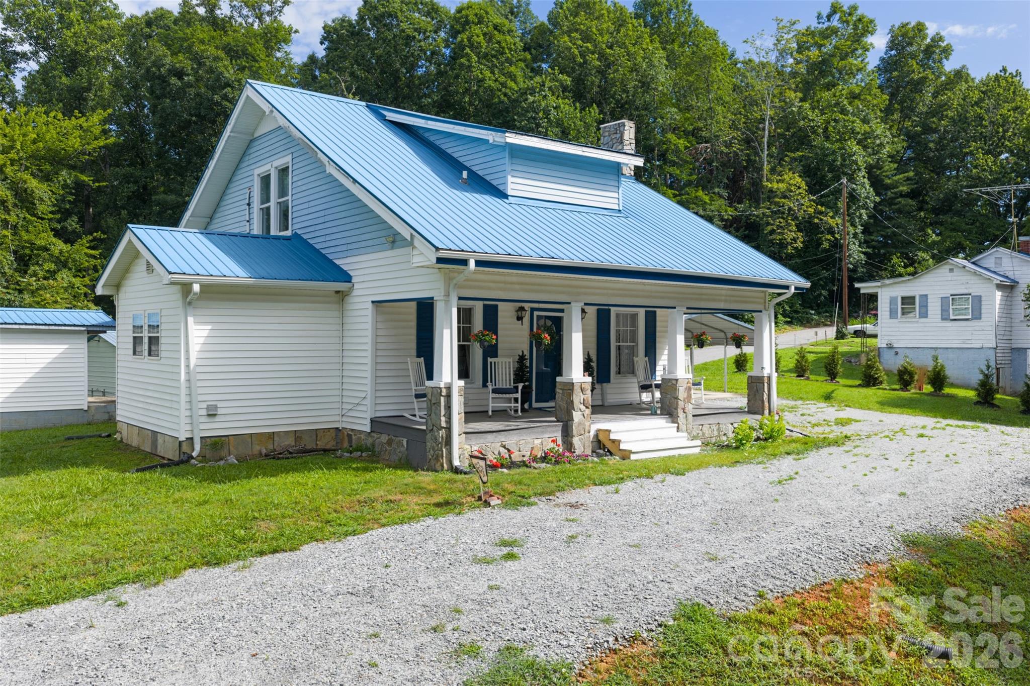 1231 Caldwell Place NW — Lenoir
