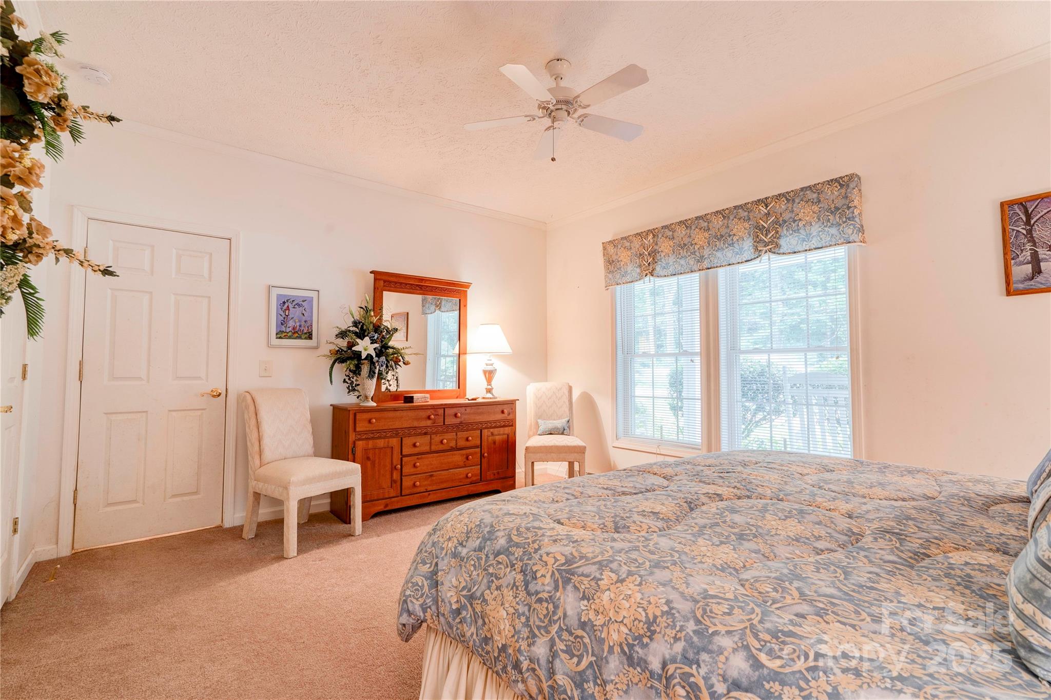 2606 Greenville Highway — Flat Rock