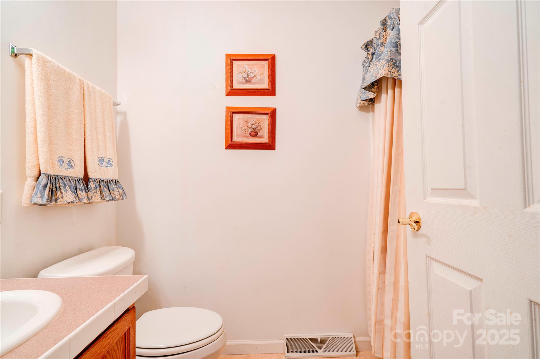 2606 Greenville Highway — Flat Rock