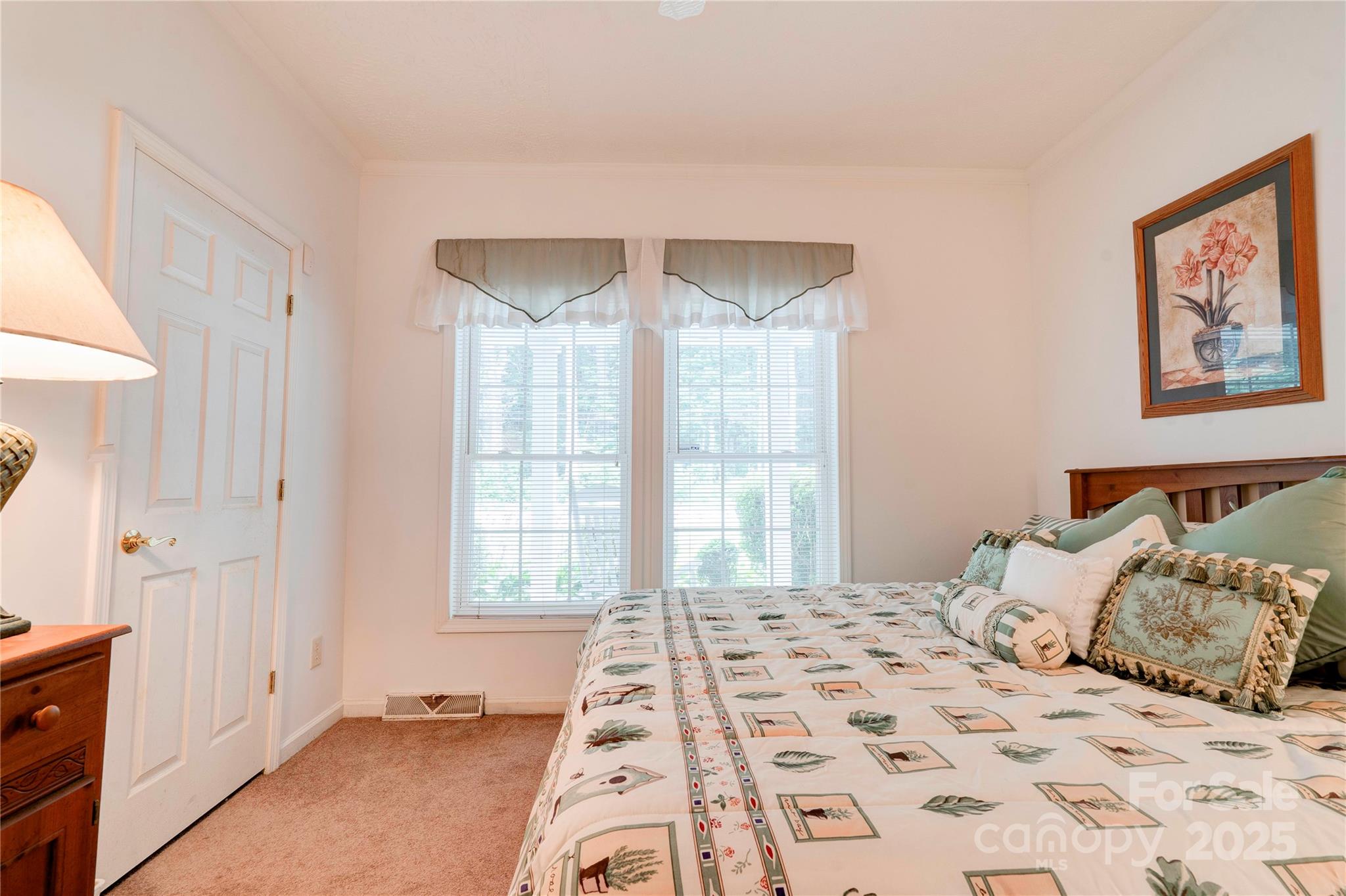 2606 Greenville Highway — Flat Rock