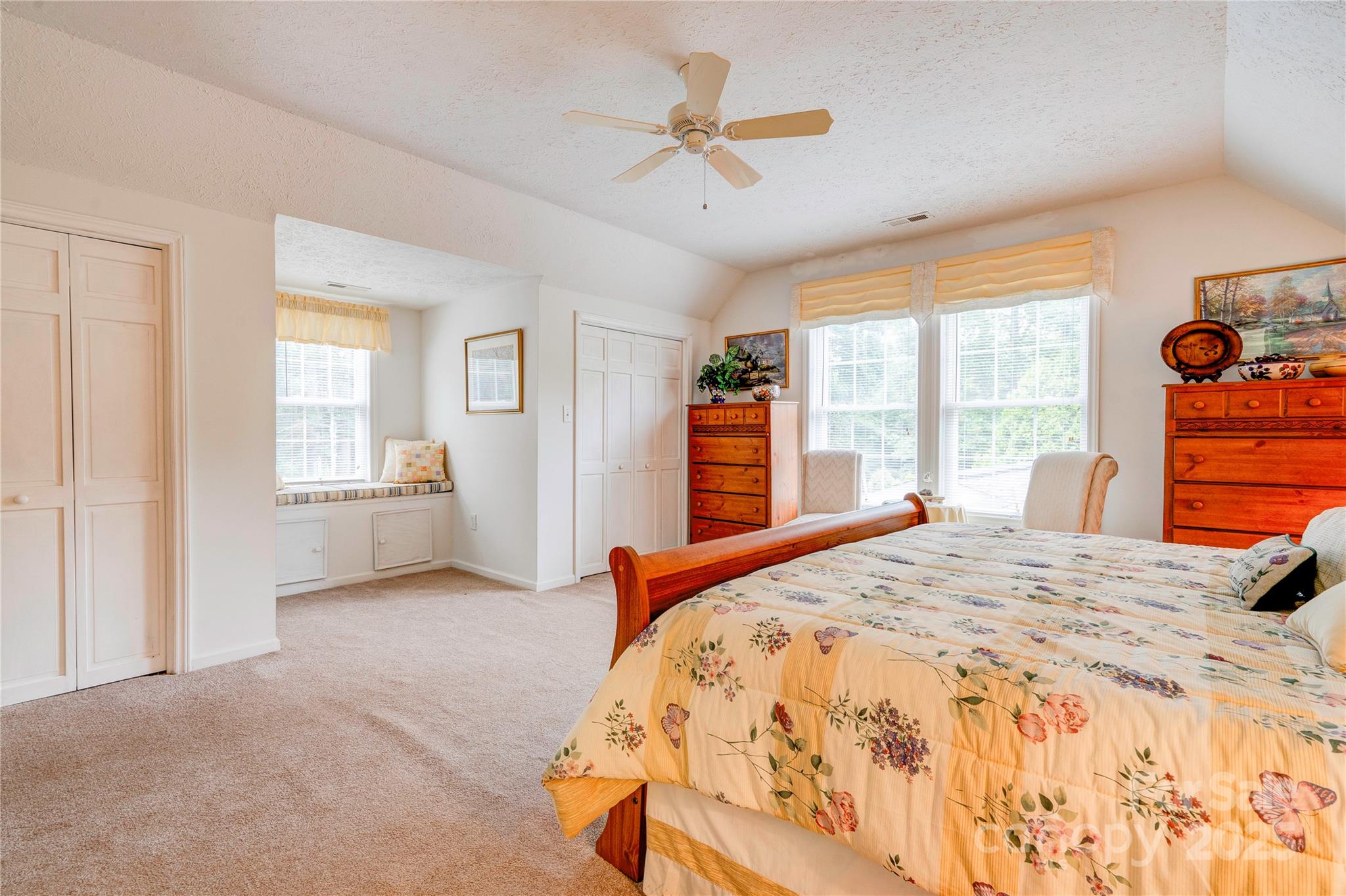 2606 Greenville Highway — Flat Rock