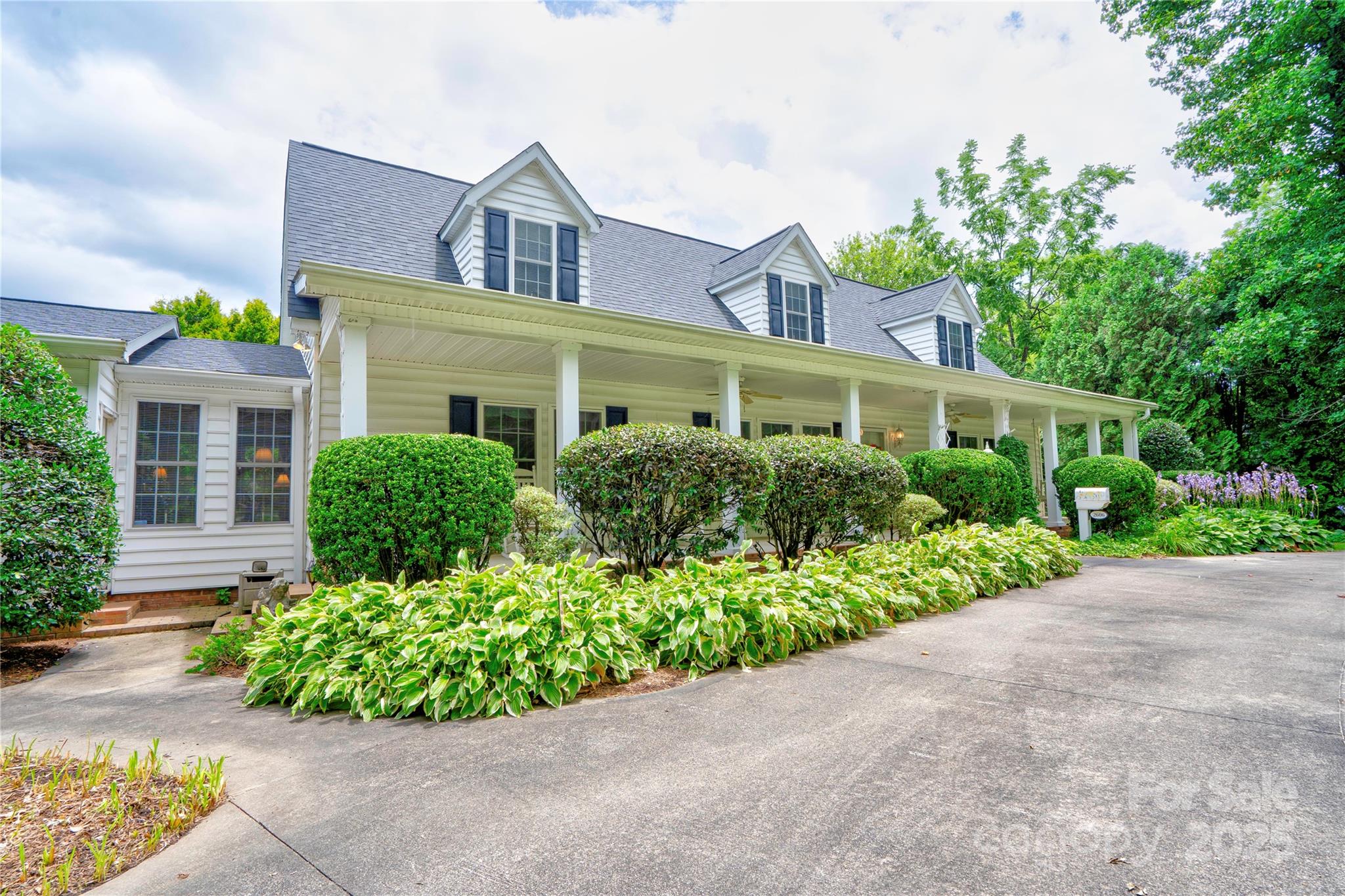 2606 Greenville Highway — Flat Rock