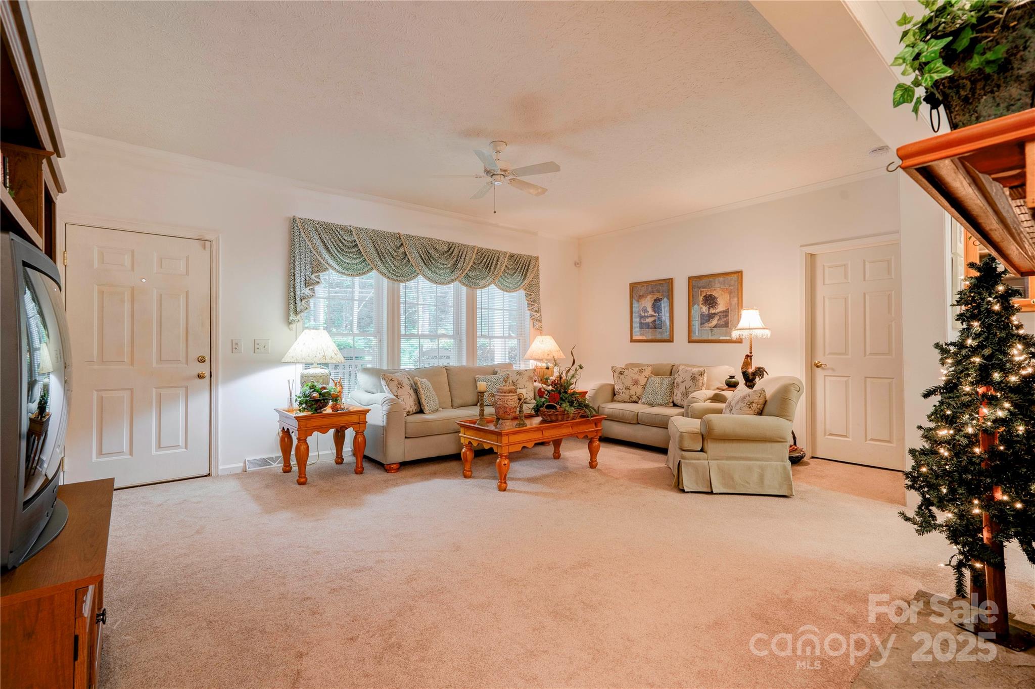 2606 Greenville Highway — Flat Rock