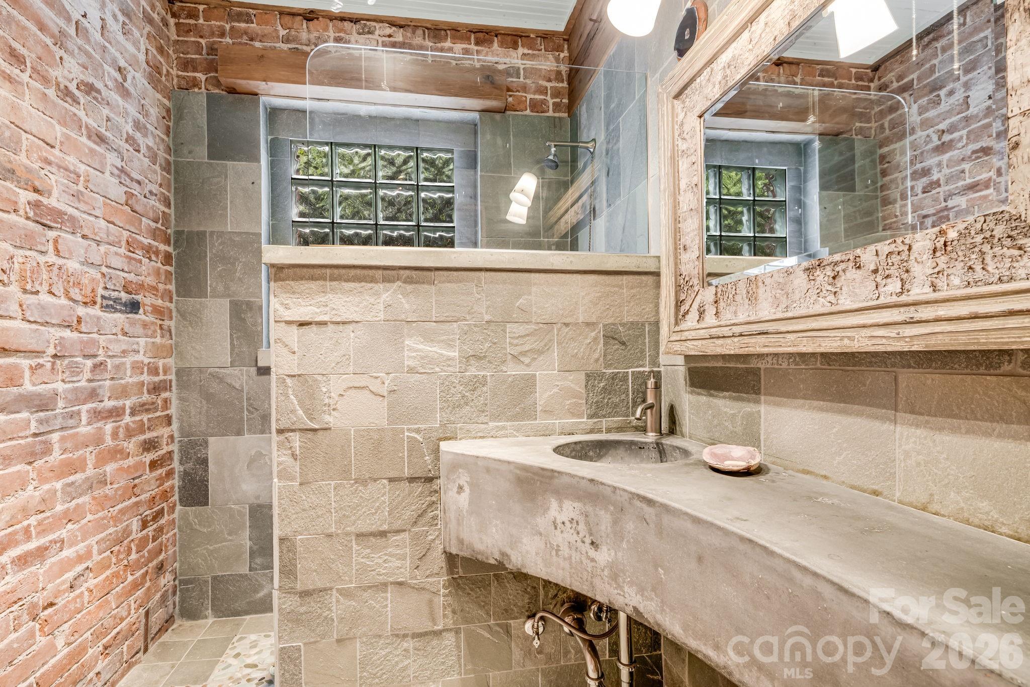 257 Henderson Drive — Hot Springs