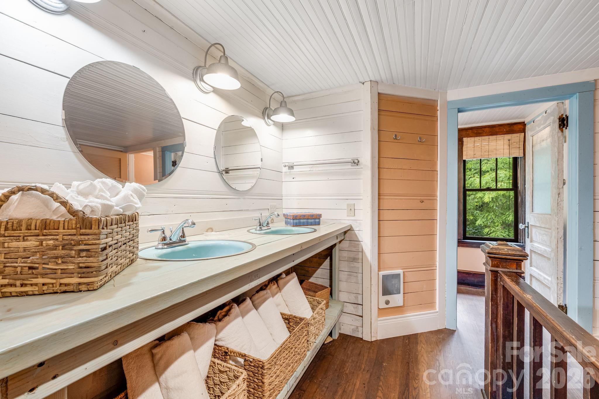 257 Henderson Drive — Hot Springs