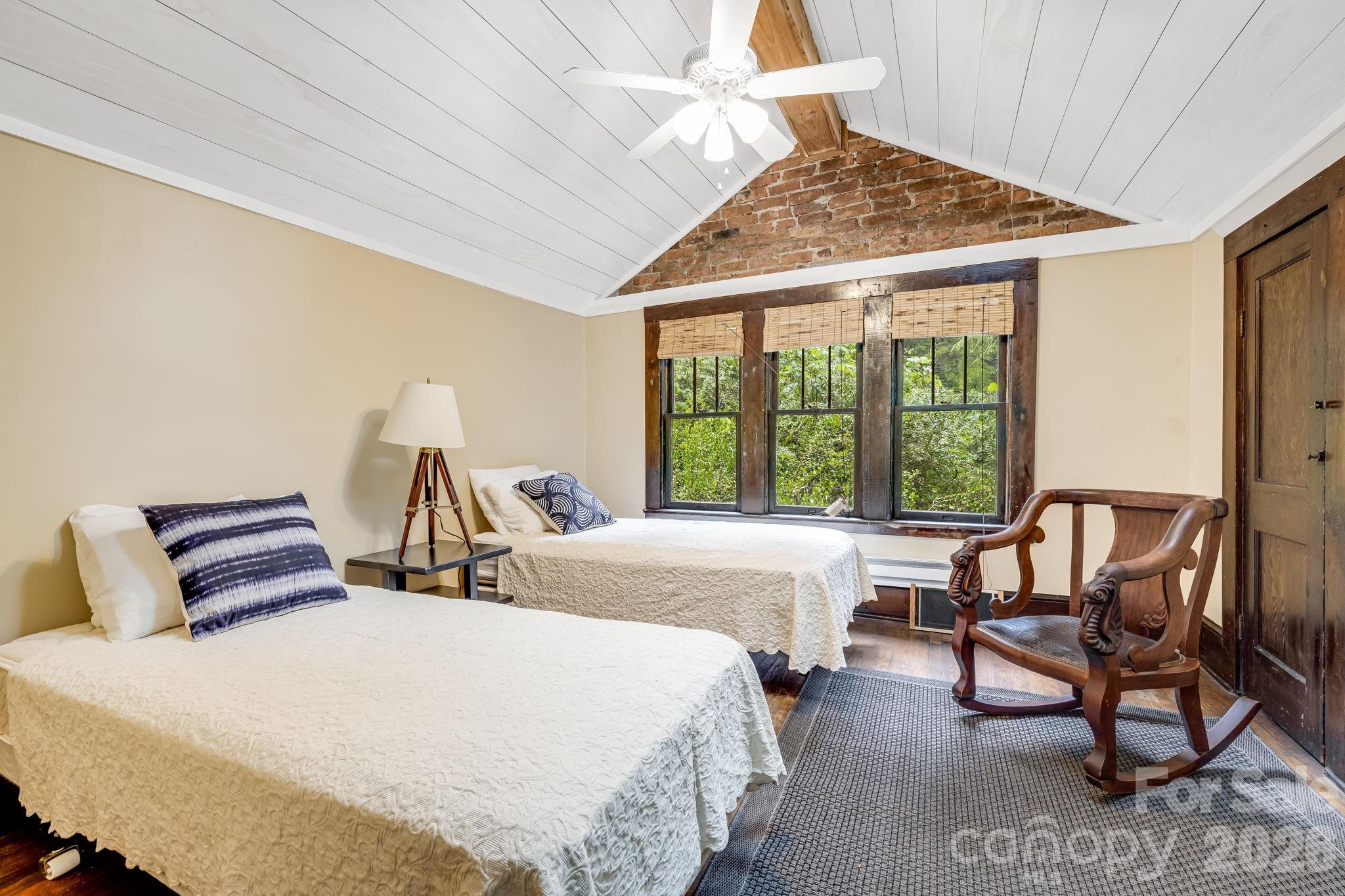 257 Henderson Drive — Hot Springs