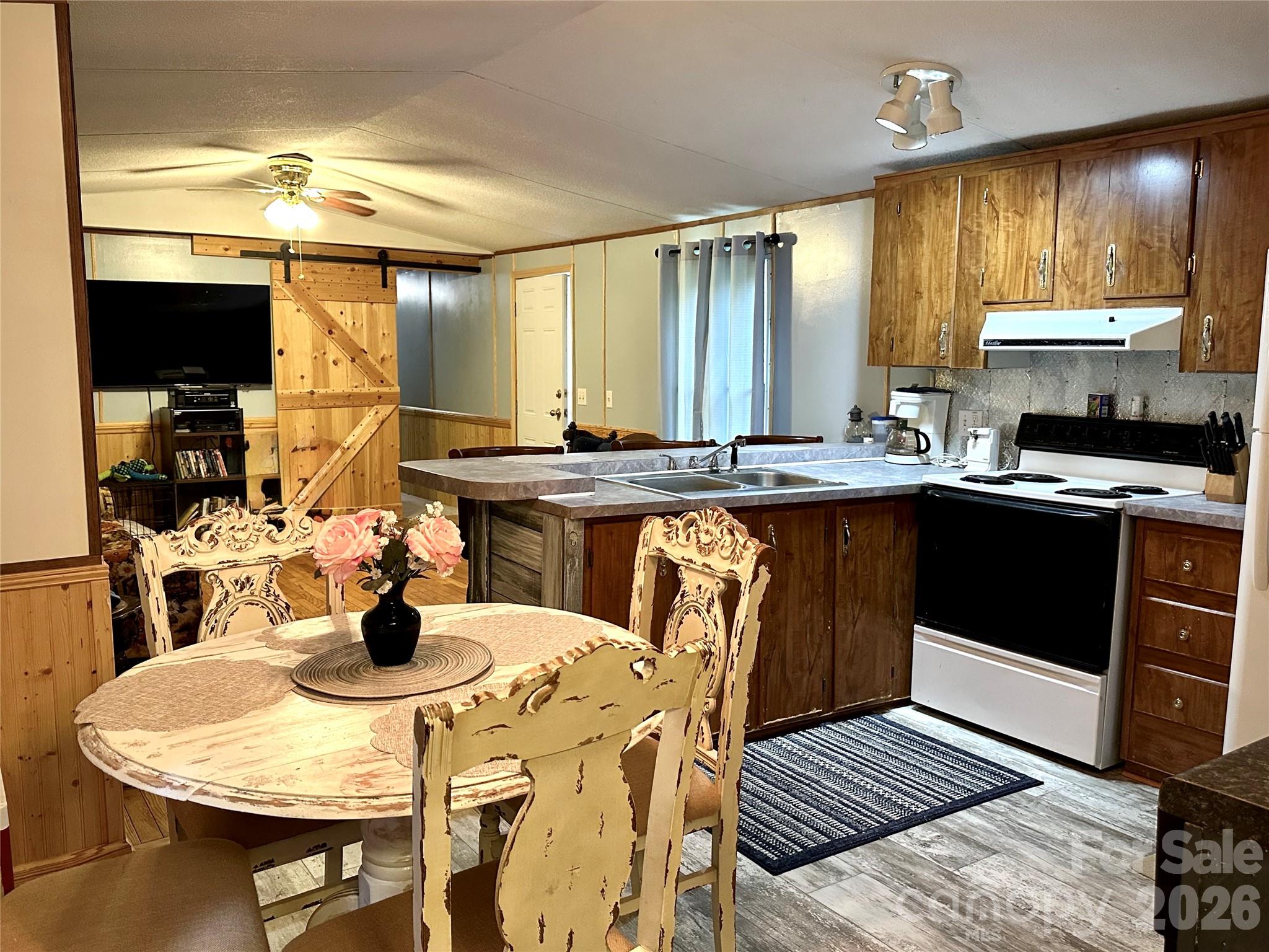 492 Chestnut Mountain Road — Spruce Pine