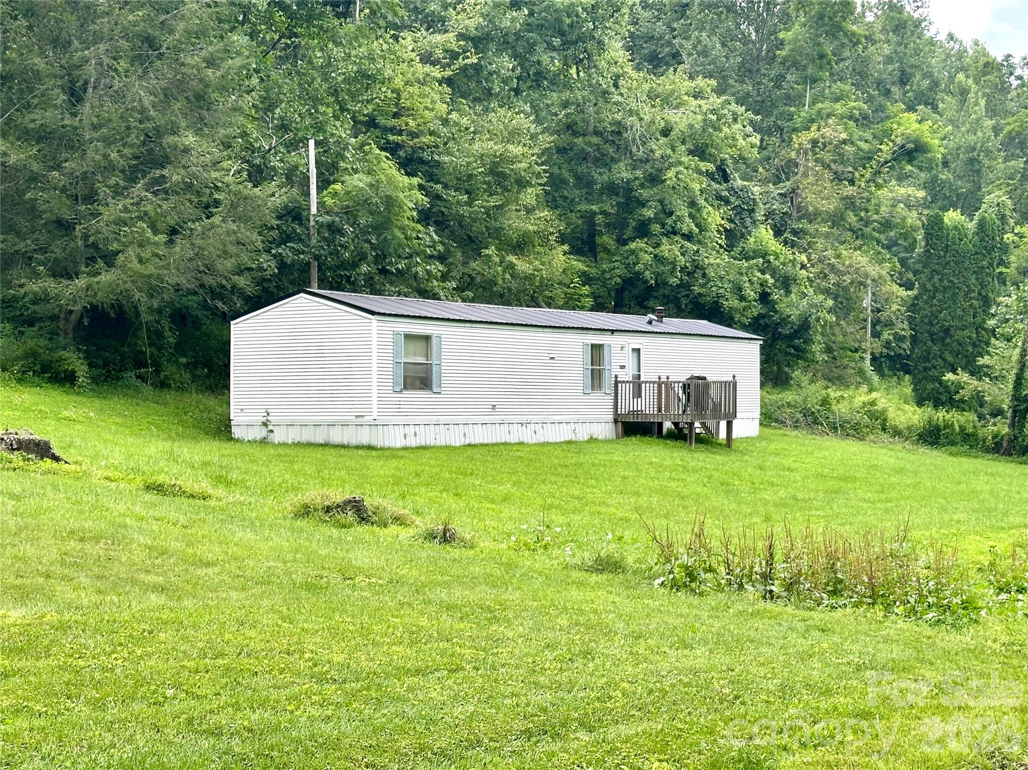 492 Chestnut Mountain Road — Spruce Pine