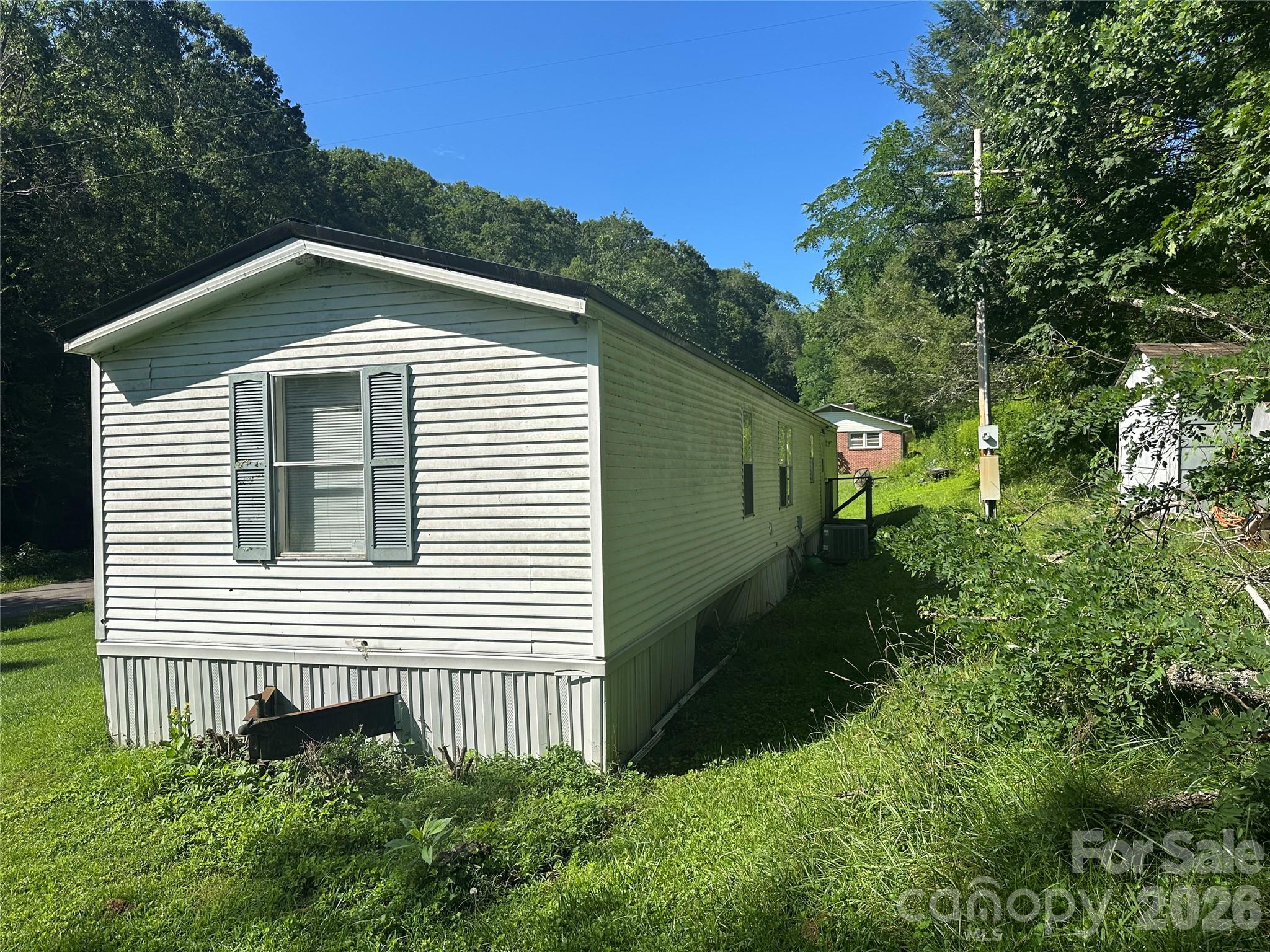 492 Chestnut Mountain Road — Spruce Pine