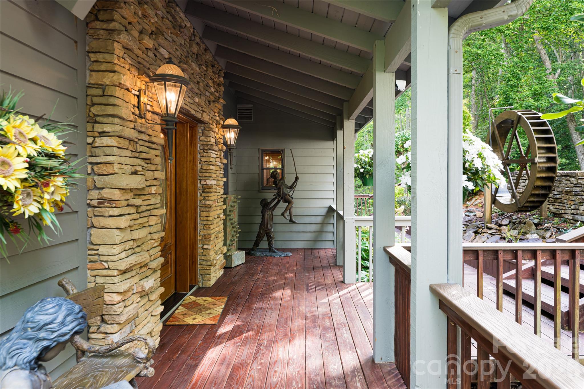 163 Tweetys Knoll — Burnsville