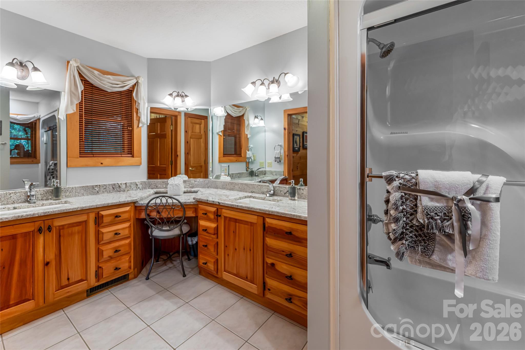 163 Tweetys Knoll — Burnsville
