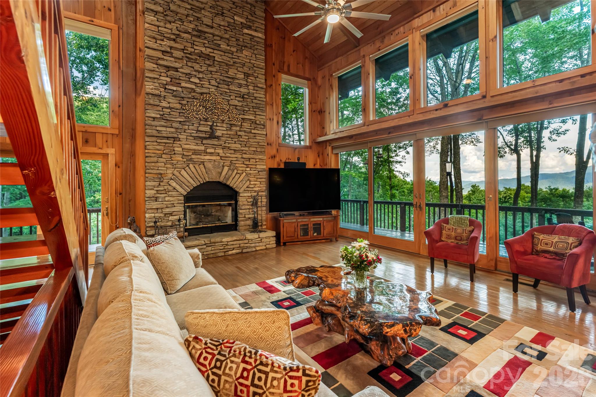 163 Tweetys Knoll — Burnsville