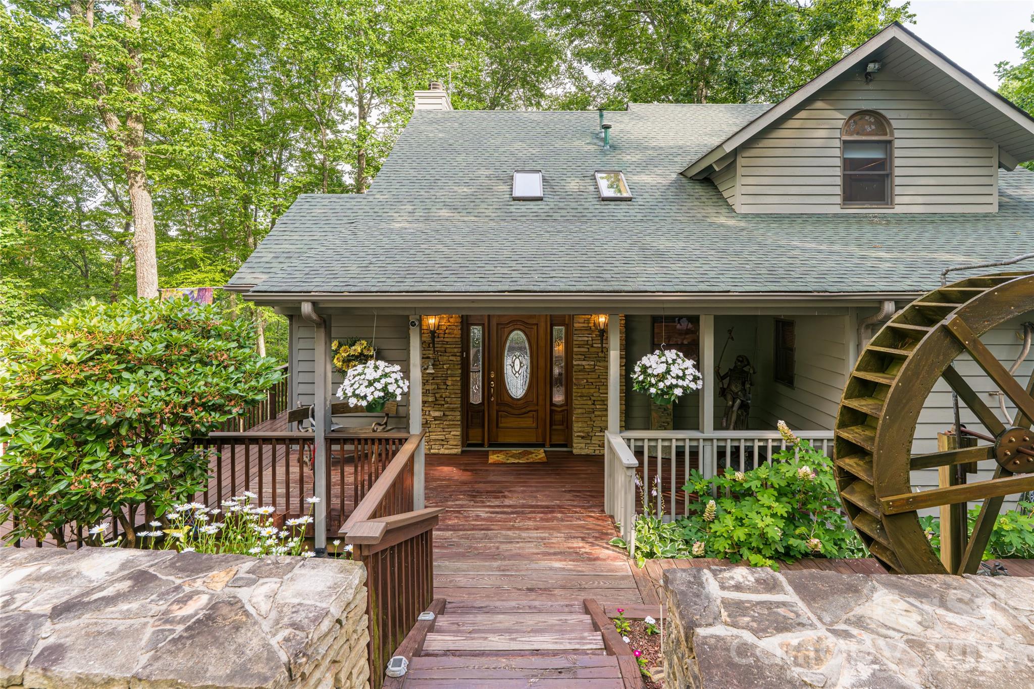 163 Tweetys Knoll — Burnsville
