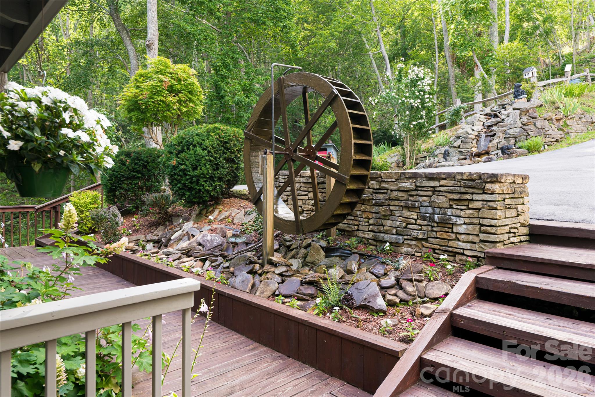 163 Tweetys Knoll — Burnsville