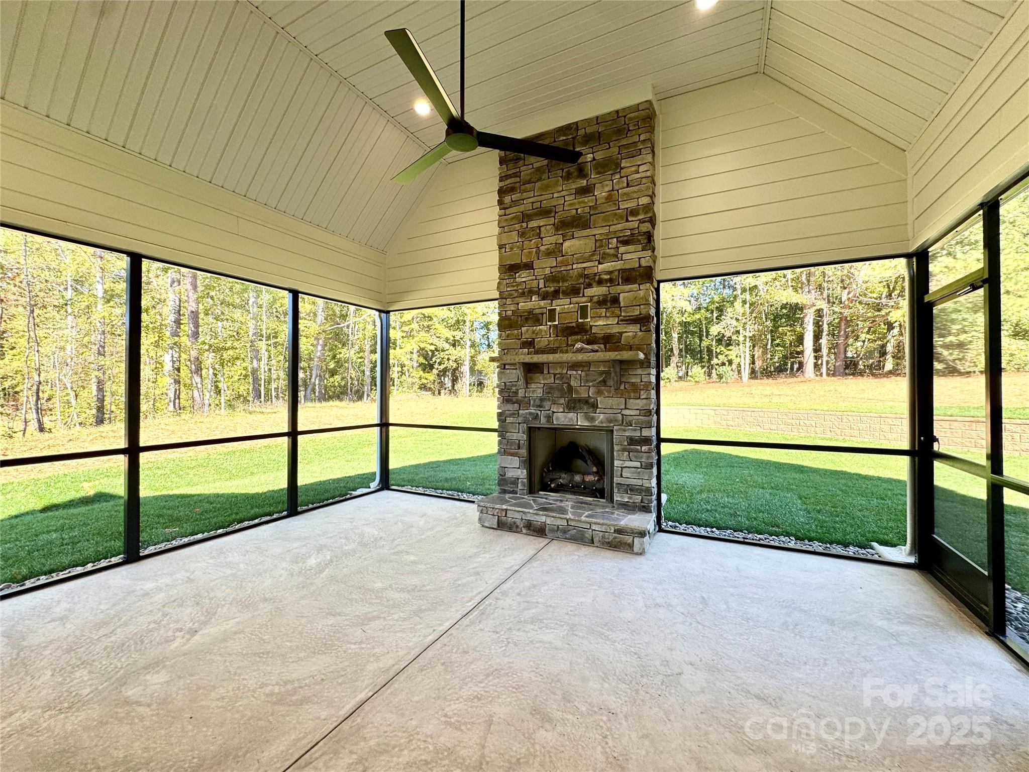 125 Crestview Lane — Troutman