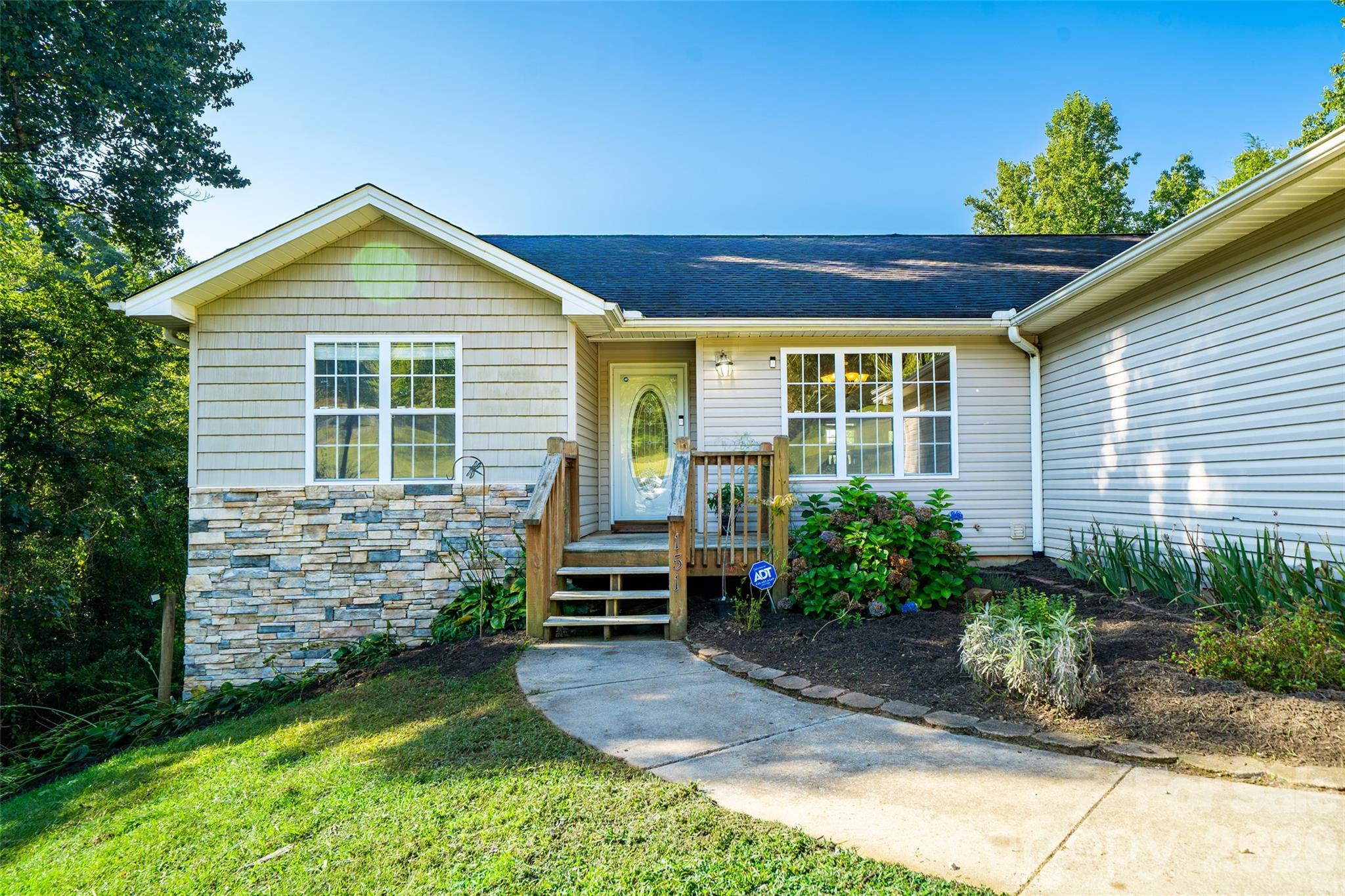 151 Willard Lane — Hendersonville